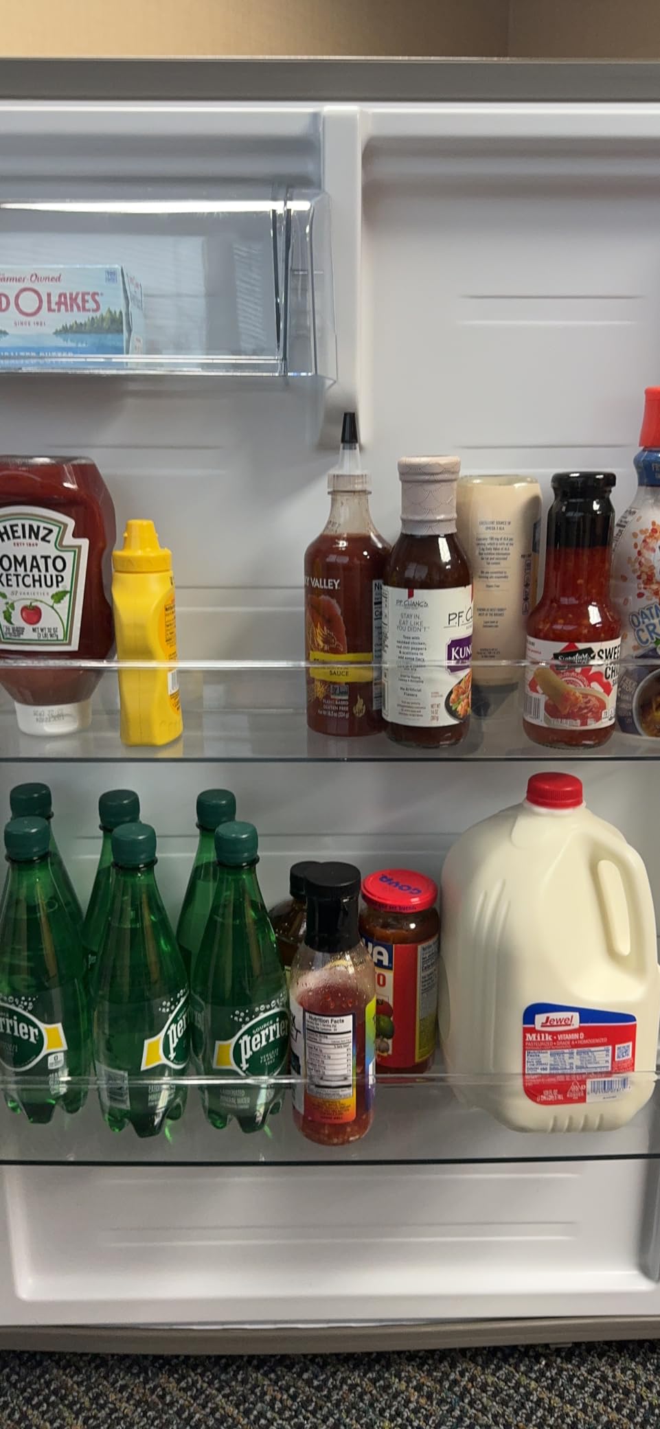 Kenmore 30 in. 18.2 cu. ft. Capacity Refrigerator/Freezer Adjustable Glass Shelving, Humidity Control Crispers, Gallon Door Bins, White - Customer Photo 3