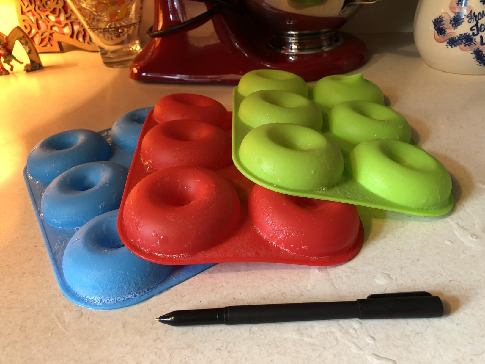 Walfos Full Size Silicone Donut Mold - 4In Donut Pan Big Size Non-Stick Donut Pan for Donut Cake Biscuit Bagels, Heat Resistant, BPA FREE and Dishwasher Safe(4Pack) - Customer Photo 1