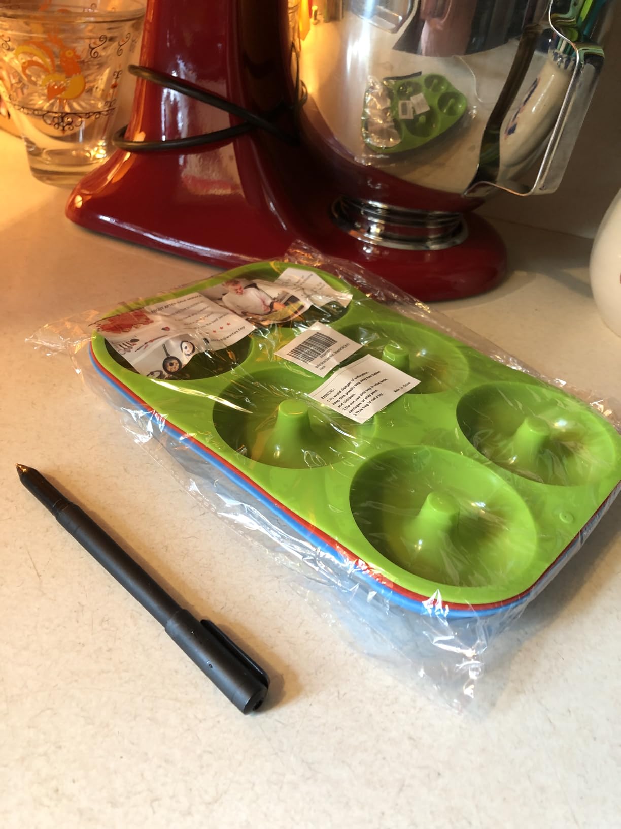 Walfos Full Size Silicone Donut Mold - 4In Donut Pan Big Size Non-Stick Donut Pan for Donut Cake Biscuit Bagels, Heat Resistant, BPA FREE and Dishwasher Safe(4Pack) - Customer Photo 2