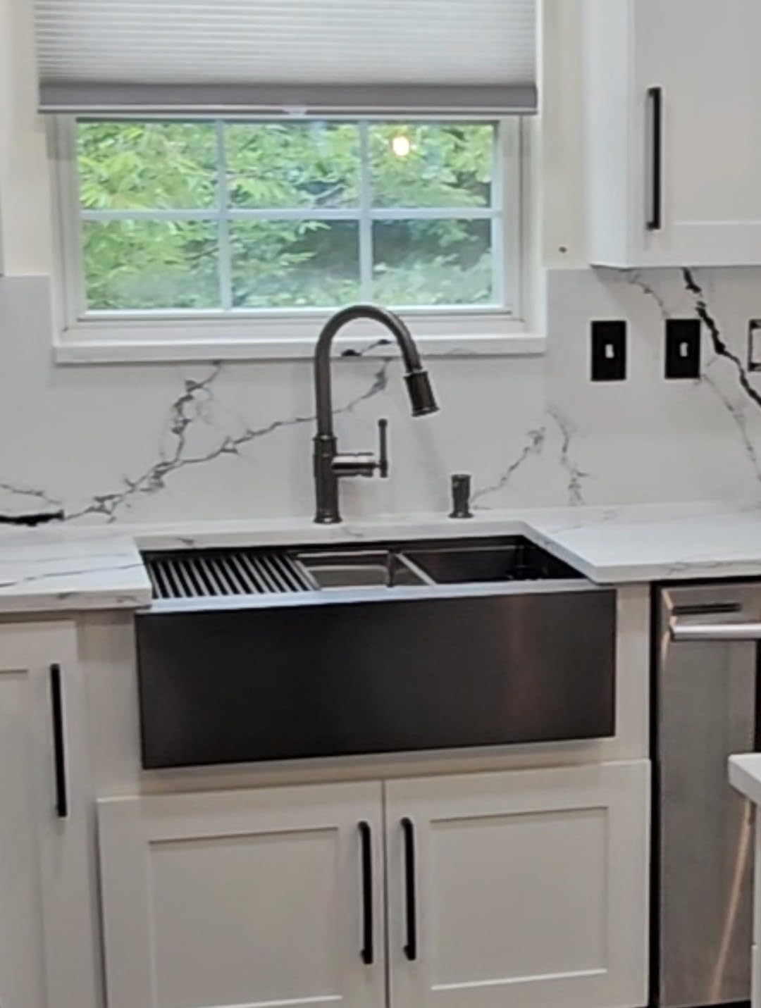 33 Inch Black Farmhouse Sink Workstation - VAWSS 33 x 22 Farmhouse Kitchen Sink Gunmetal Black Stainless Steel Apron Front Sink 16 Gauge Stainless Steel Deep Single Bowl Farm Sinks Customer Review 33 Inch Black Farmhouse Sink Workstation - VAWSS 33 x 22 Farmhouse Kitchen Sink Gunmetal Black Stainless Steel Apron Front Sink 16 Gauge Stainless Steel Deep Single Bowl Farm Sinks - Customer Photo 1