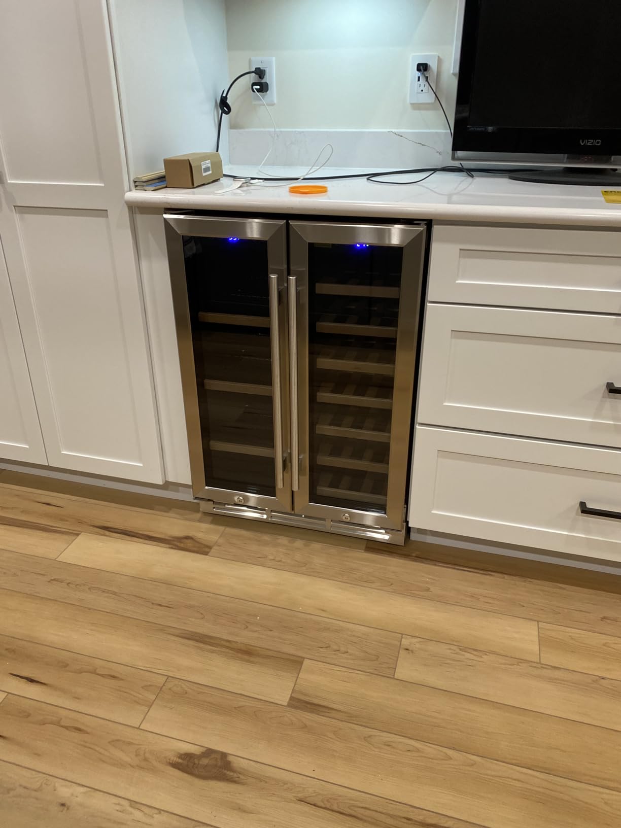 EUHOMY Wine and Beverage Refrigerator, 24 Inch Dual Zone Wine Cooler with Glass Door Hold 21 Bottles and 88 Cans, Built in or Under Counter Wine Fridge with Blue LED Light - Customer Photo 1
