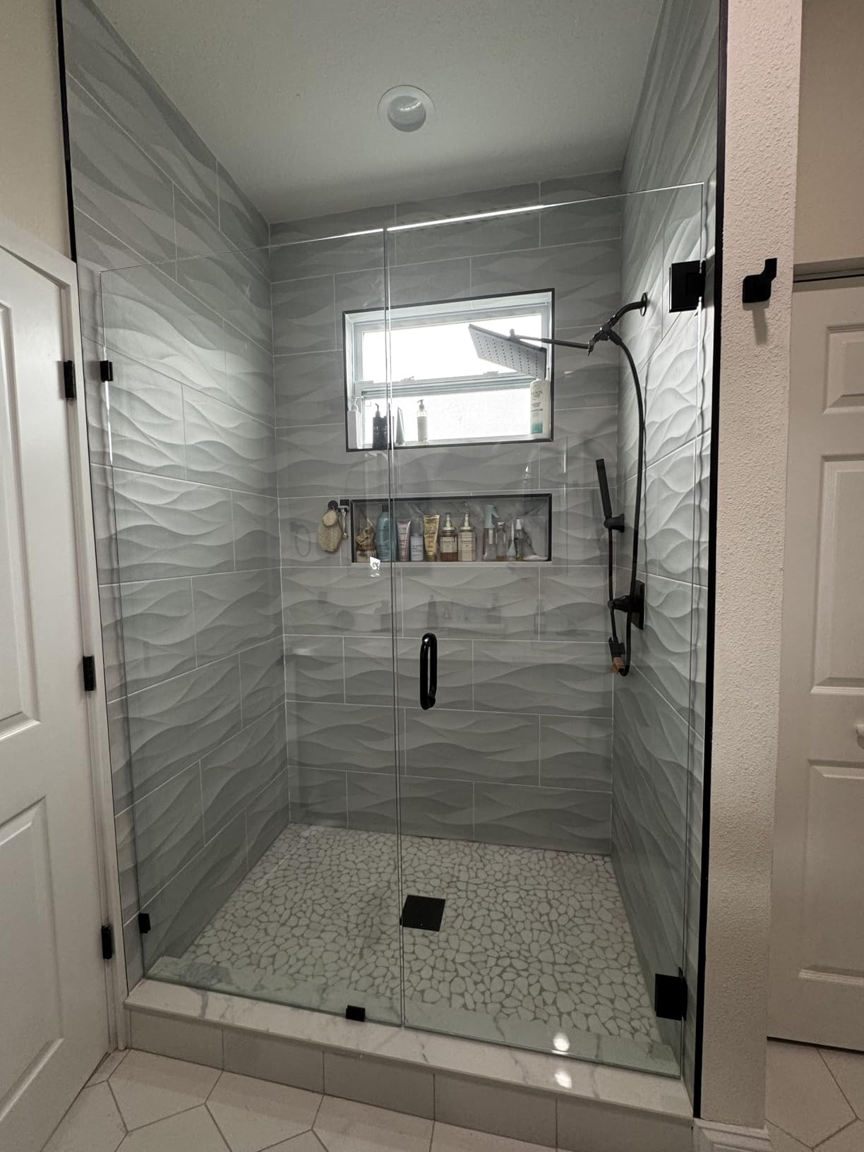 Delta Faucet 10-inch Raincan Shower Head and Hand Held Shower Combo, Brushed Nickel Square Shower Head, Rainfall Shower Head, Hand Shower, 1.75 GPM Flow Rate, Spotshield Brushed Nickel 75527-SN - Customer Photo 3