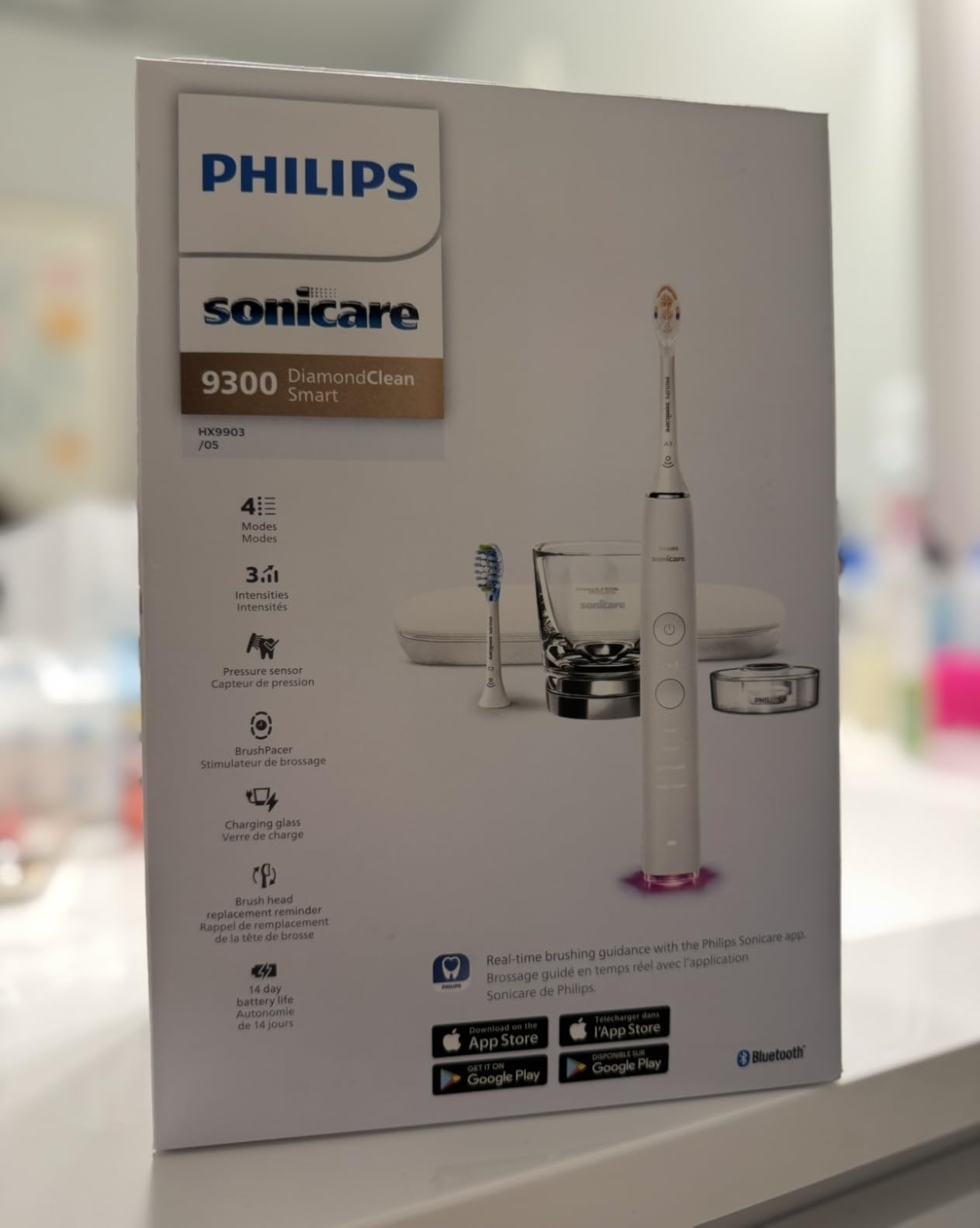 Philips Sonicare DiamondClean Smart 9300 Electric Toothbrush, Sonic Toothbrush with App, Pressure Sensor, Brush Head Detection, 4 Brushing Modes and 3 Intensity Levels, White, Model HX9903/05 - Customer Photo 2