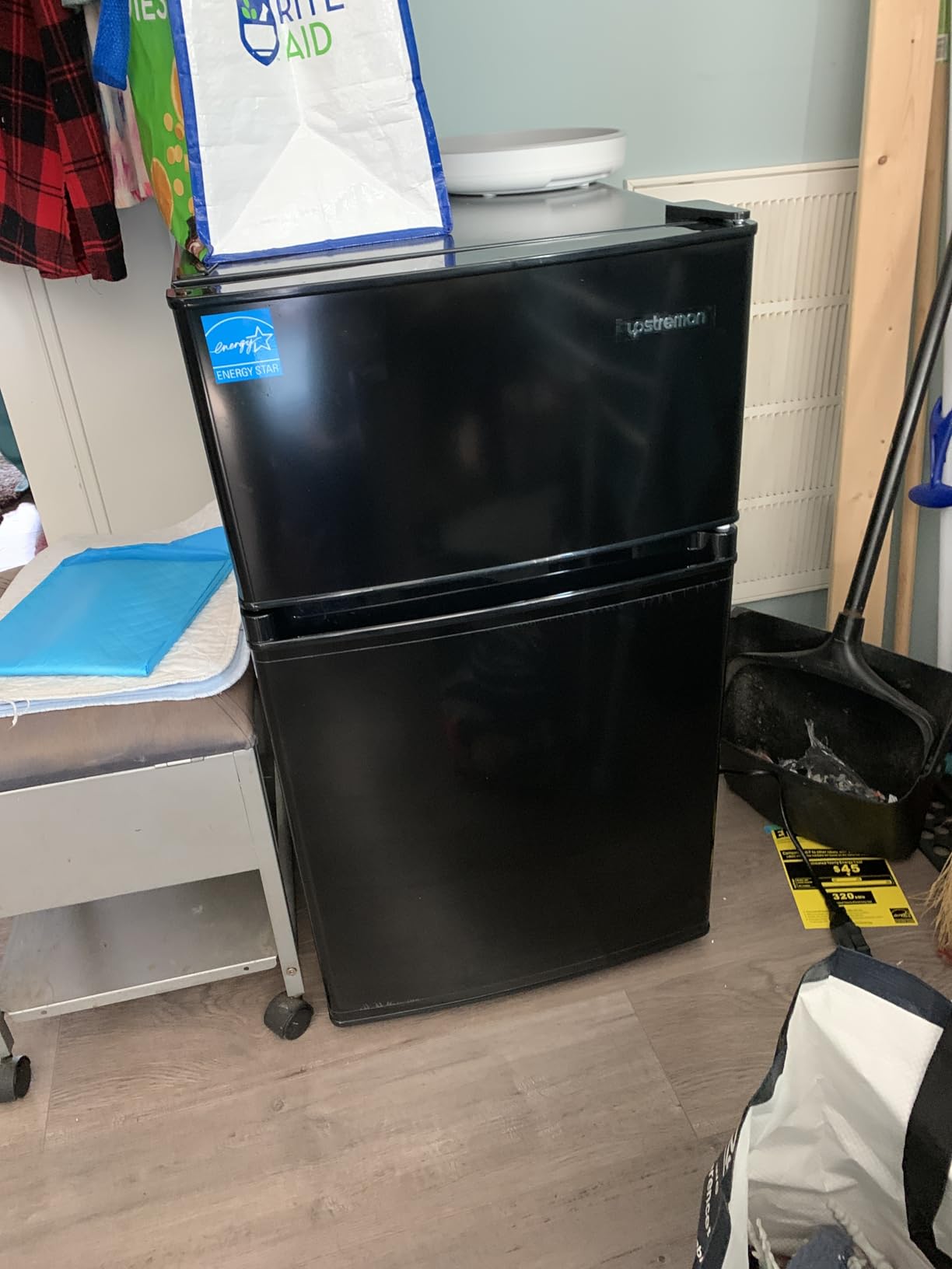 Upstreman 3.1 Cu.Ft Mini Fridge with Freezer, Double Door Small Fridge, Dorm Essentials, Adjustable Thermostat, Energy Saving, Mini Refrigerator for Office, Dorm, Bedroom, Black Customer Review Upstreman 3.1 Cu.Ft Mini Fridge with Freezer, Double Door Small Fridge, Dorm Essentials, Adjustable Thermostat, Energy Saving, Mini Refrigerator for Office, Dorm, Bedroom, Black - Customer Photo 1