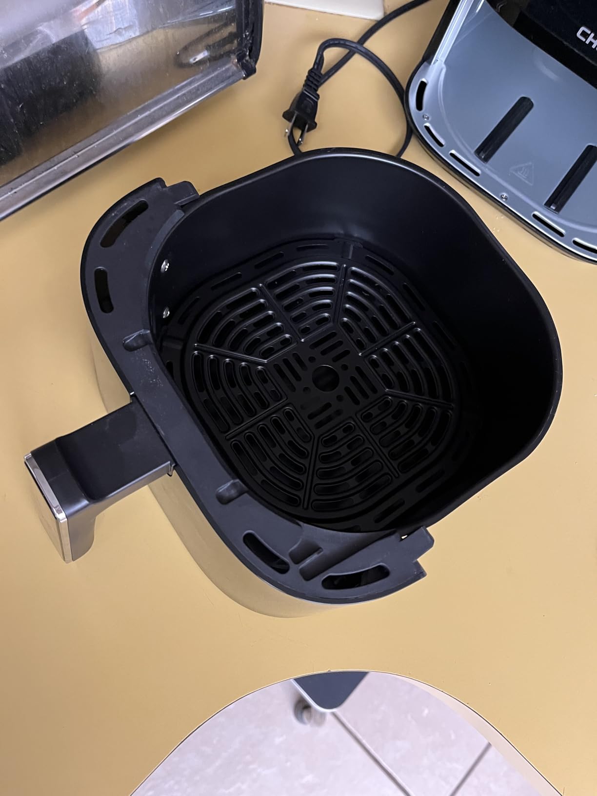 Chefman Air Fryer – 4 QT Compact Airfryer for Quick & Easy Meals in Minutes, Features Hi-Fry Technology for Extra Crisp, Touchscreen Controls with 4 Presets, Nonstick & Dishwasher Safe Basket - Black - Customer Photo 1