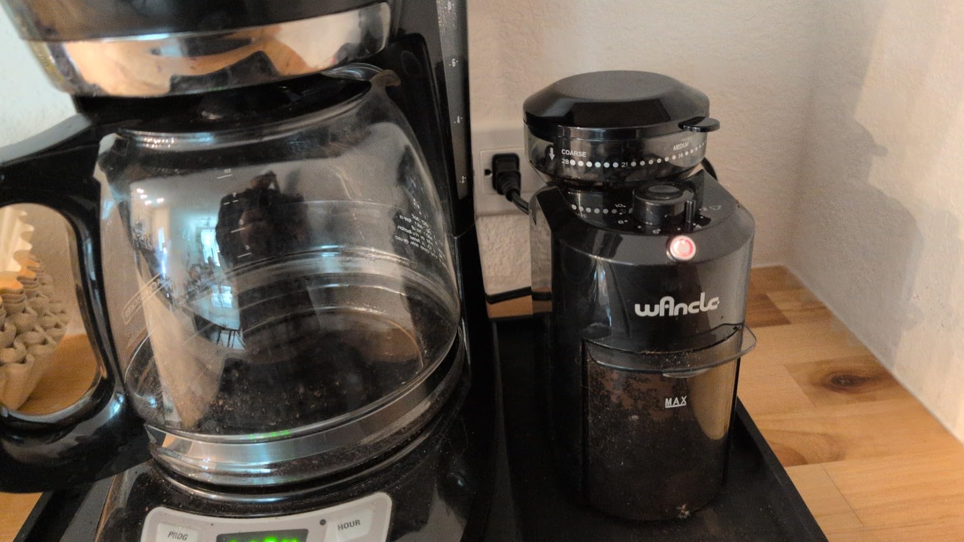 Wancle Electric Burr Coffee Grinder - Adjustable with 28 Precise Grind Settings for 12 Cups - Professional Coffee Bean Grinder (Plastic, Black) - Customer Photo 2