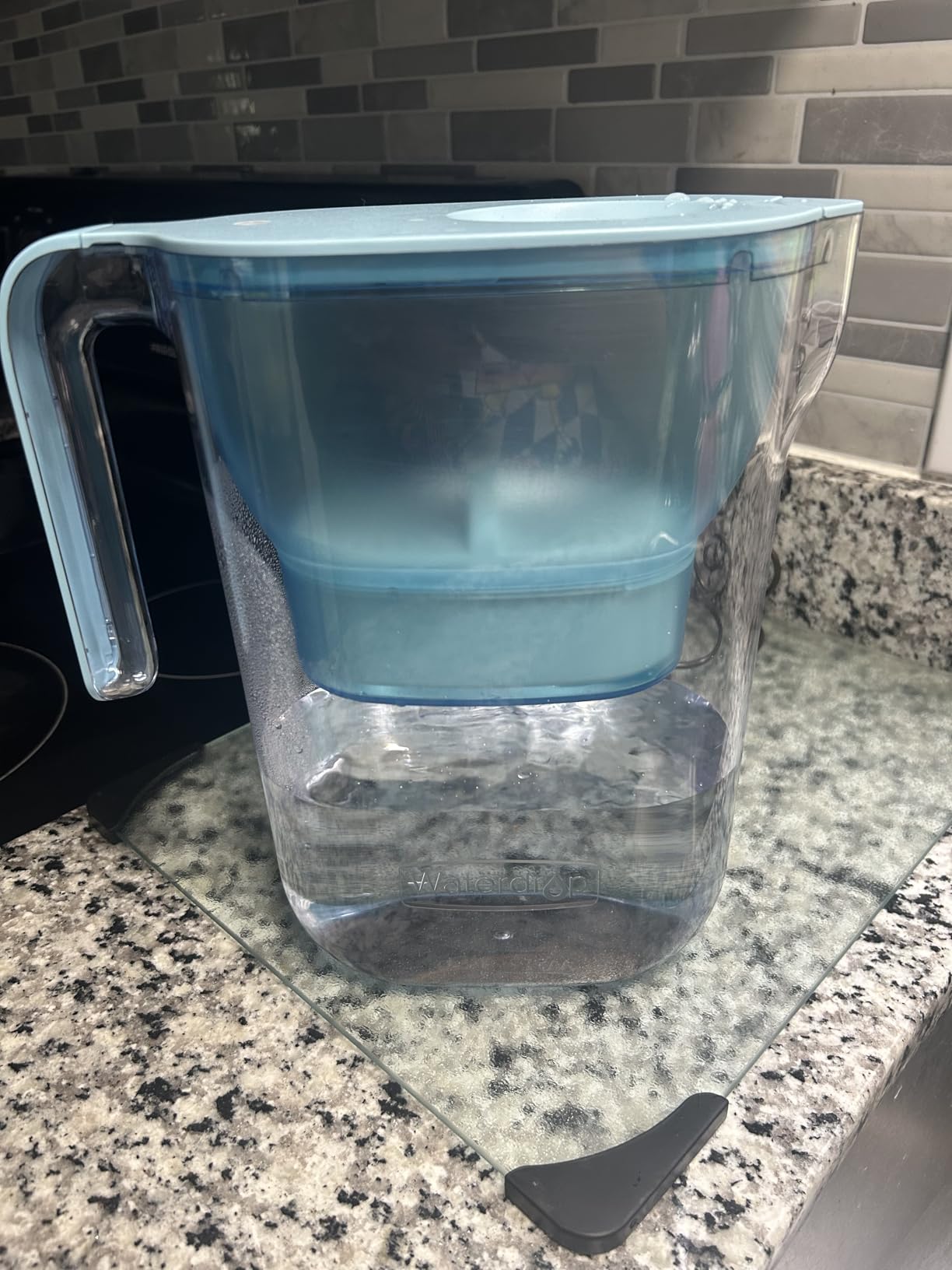 Waterdrop Water Filter Pitcher, 200-Gallon Long-Life, Countertop NSF Certified Water Purifier, Replaces 6,400 Plastic Water Bottles a Year, Reduces Chlorine, PFOA/PFOS, 7-Cup, Blue - Customer Photo 1