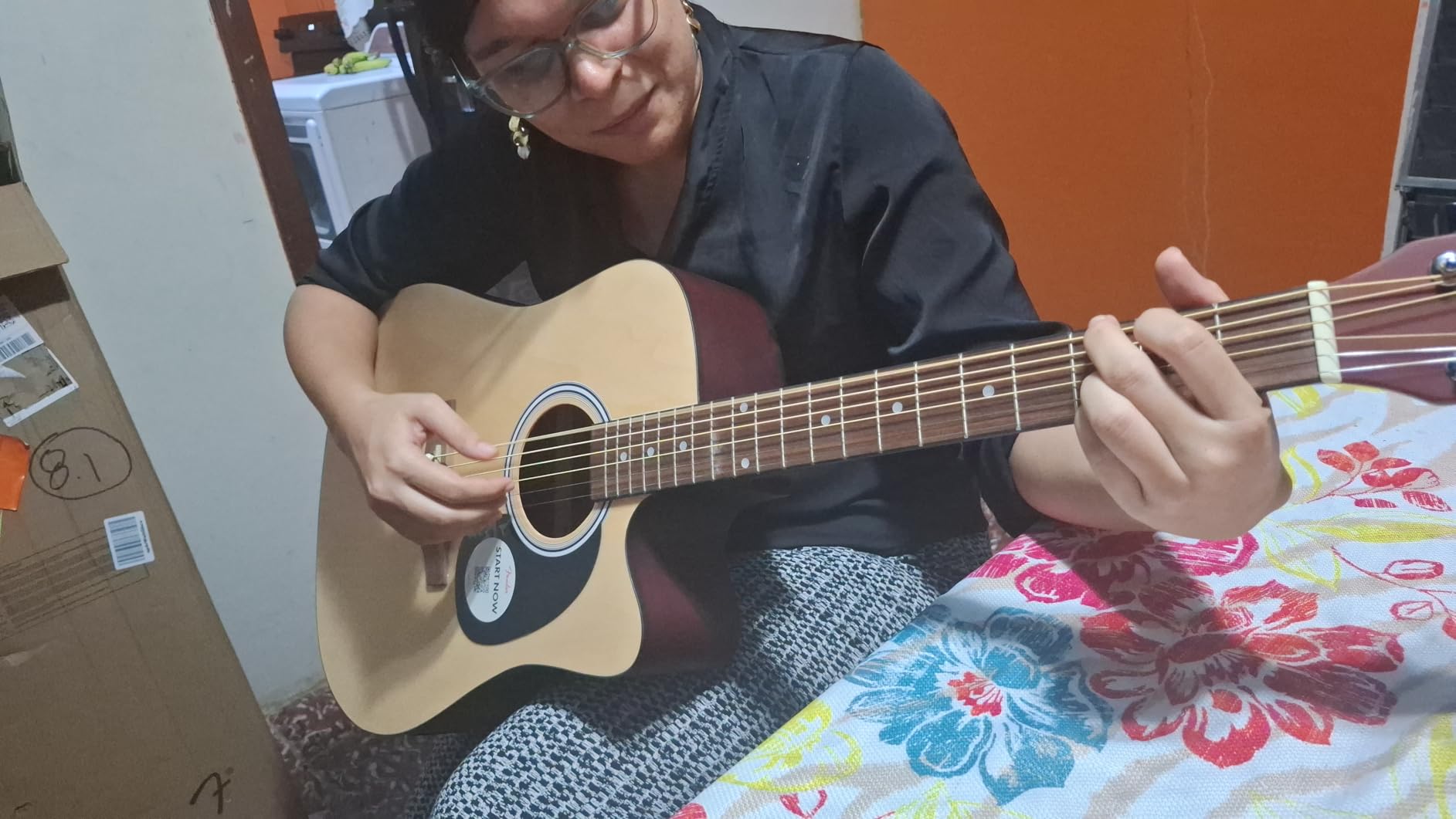 Fender FA-25CE Dreadnought Acoustic Electric Guitar, Beginner Guitar, with 2-Year Warranty, Includes Built-in Tuner and On-Board Volume and Tone Controls, Comes with Free Lessons, Sunburst - Customer Photo 2