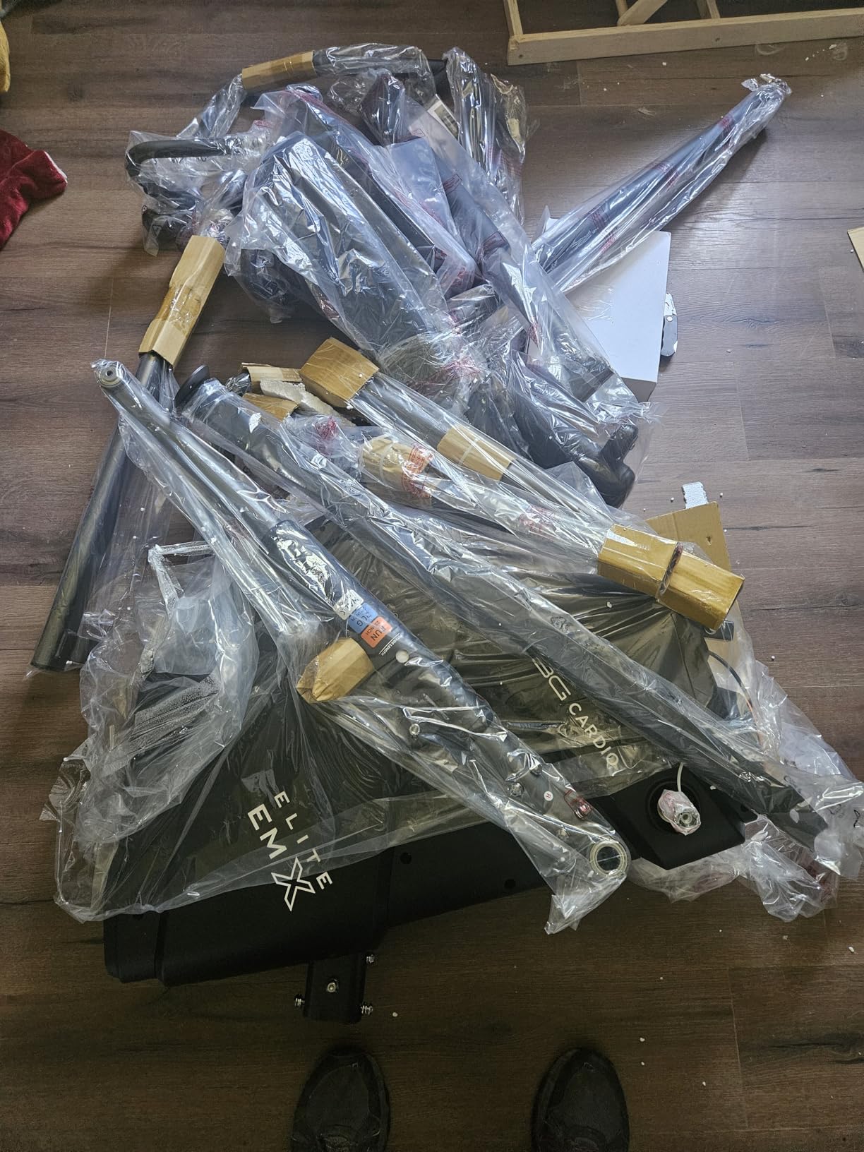 Elite EM X Elliptical Trainer Machine with 18