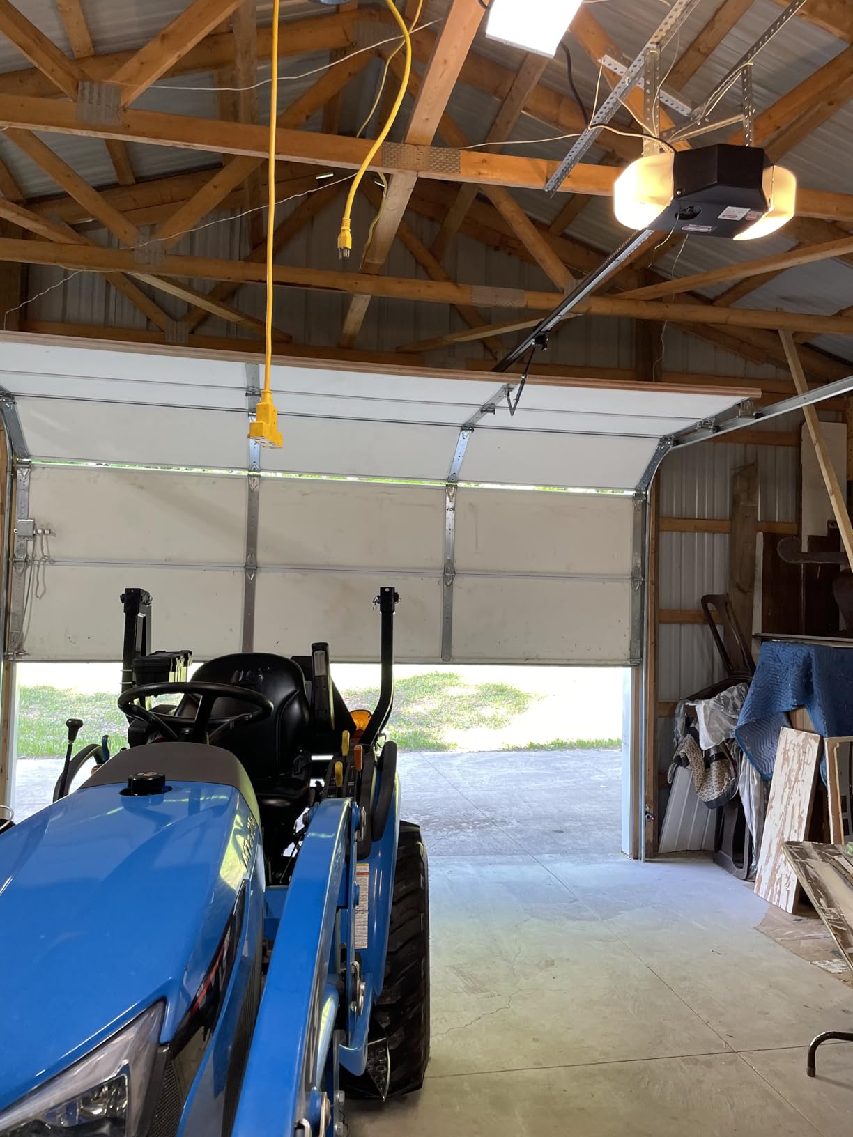 Genie Chain Drive 750 Garage Door Opener with Battery Backup, Surge Protector and one Single Button Garage Door Remote - Customer Photo 1