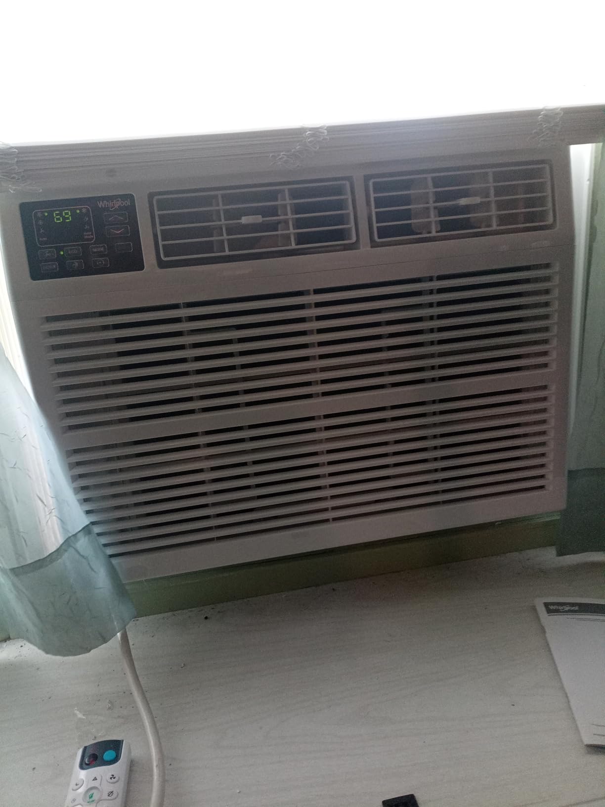 Whirlpool 10,000 BTU Window Air Conditioner with Dehumidifier, 115V, Window AC for Rooms up to 450 Sq. Ft., Living Room, Bedroom, or Kitchen, with Remote Control, Digital Display, and 24H-Timer, White - Customer Photo 1