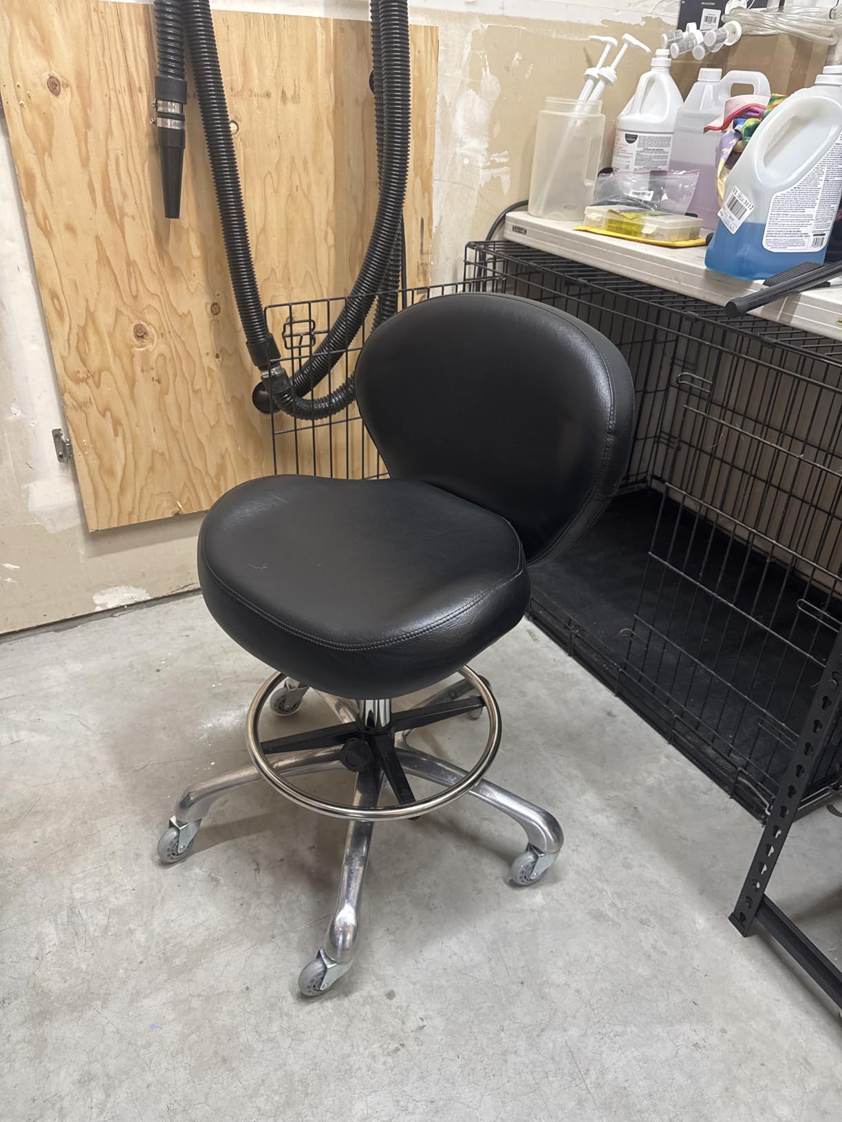 Grace&Grace Drafting Chair Adjustable Tall Shop Stool, Rolling Stool with Back Support for Studio, Classroom, Lab, Counter, Medical (Black) Customer Review Grace&Grace Drafting Chair Adjustable Tall Shop Stool, Rolling Stool with Back Support for Studio, Classroom, Lab, Counter, Medical (Black) - Customer Photo 1