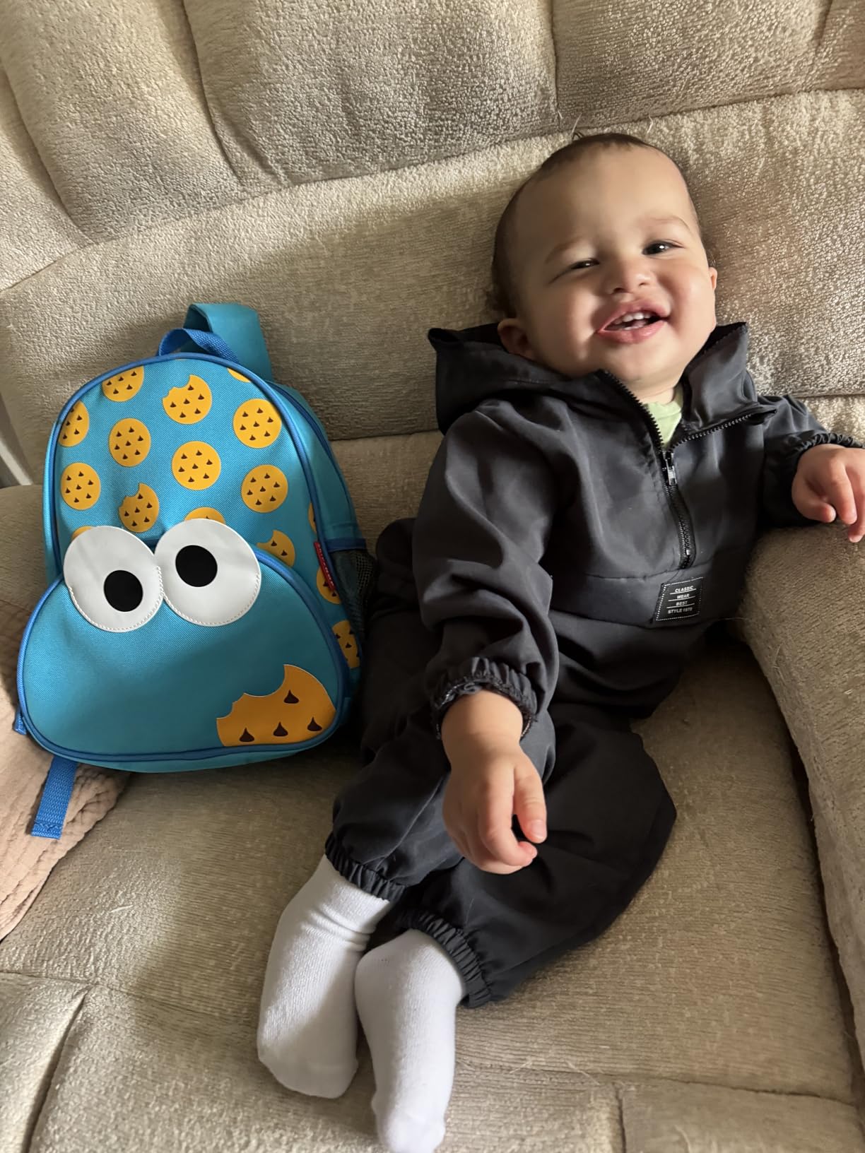 Skip Hop x Sesame Street Toddler Backpack with Safety Harness, Ages 1+, Elmo Customer Review Skip Hop x Sesame Street Toddler Backpack with Safety Harness, Ages 1+, Elmo - Customer Photo 1