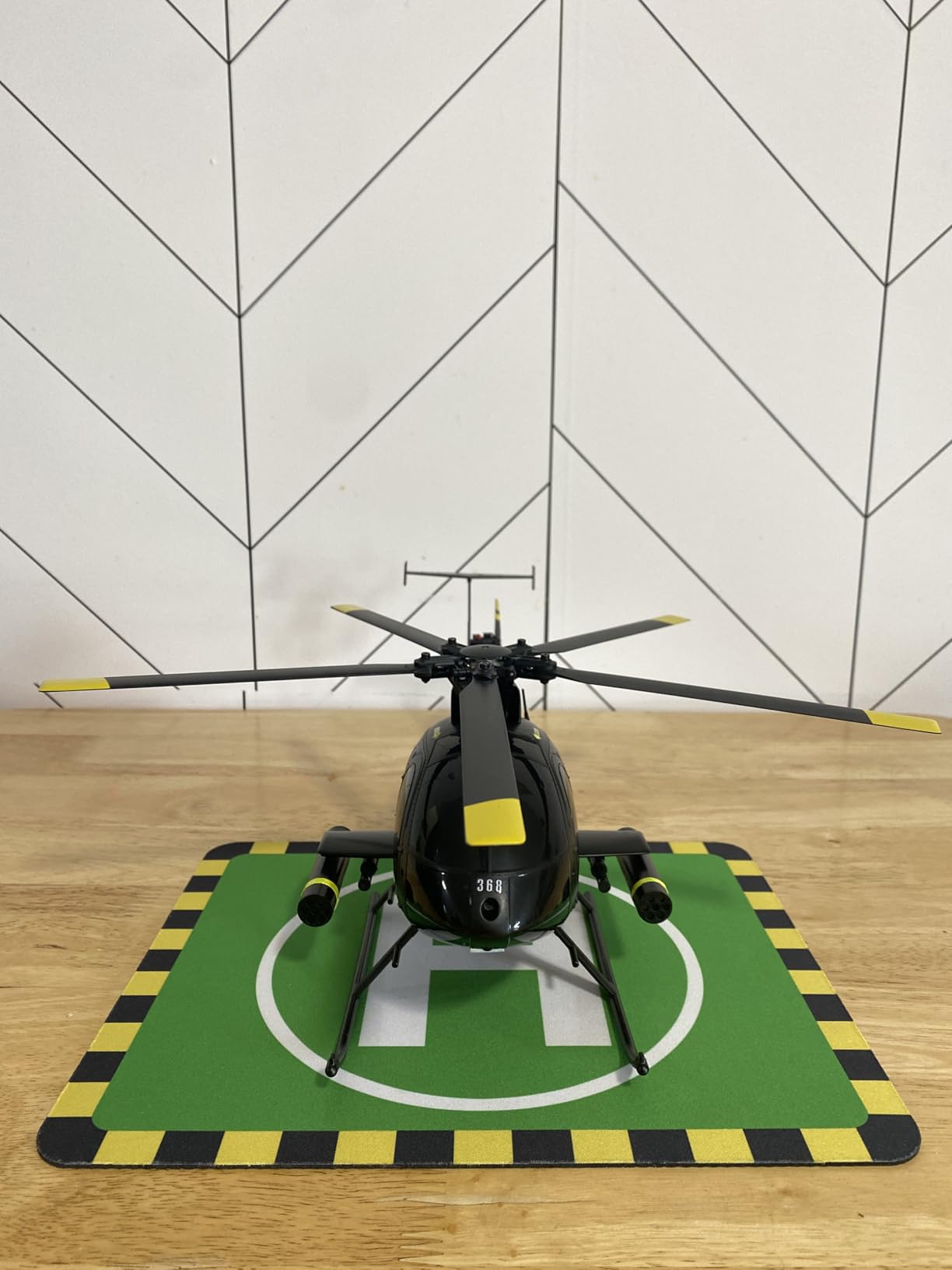 GoolRC C189 RC Helicopter, 4CH Remote Control Helicopter, 1:28 Scale 2.4GHz MD500 RC Aircraft with 6-Axis Gyro, Brushless Motor, One Key Take Off/Landing, 2 Batteries for Adults (Black) - Customer Photo 1