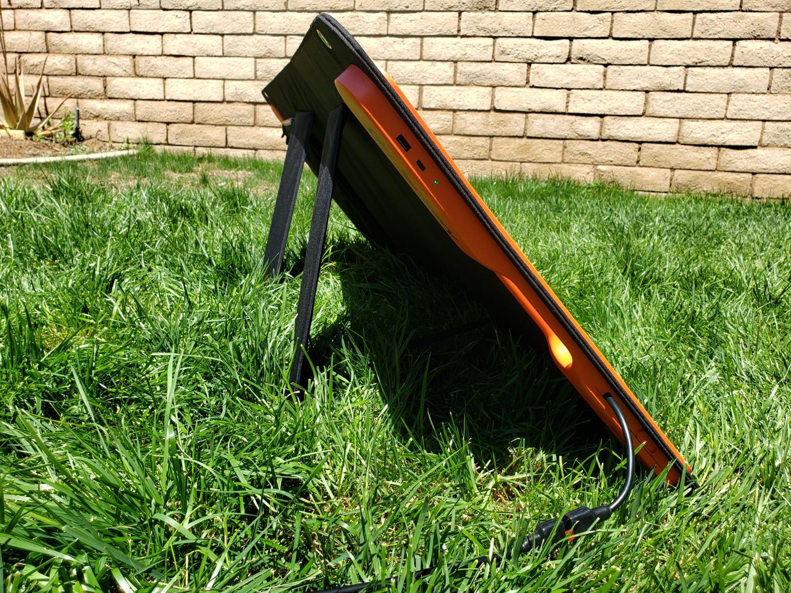 Jackery SolarSaga 100W Bifacial Portable Solar Panel for Explorer 240/300/500/1000/1500 Power Stations, Foldable Solar Cell Solar Charger with USB Outputs for Phones, Rooftops, Outdoor Camping and RVs - Customer Photo 2