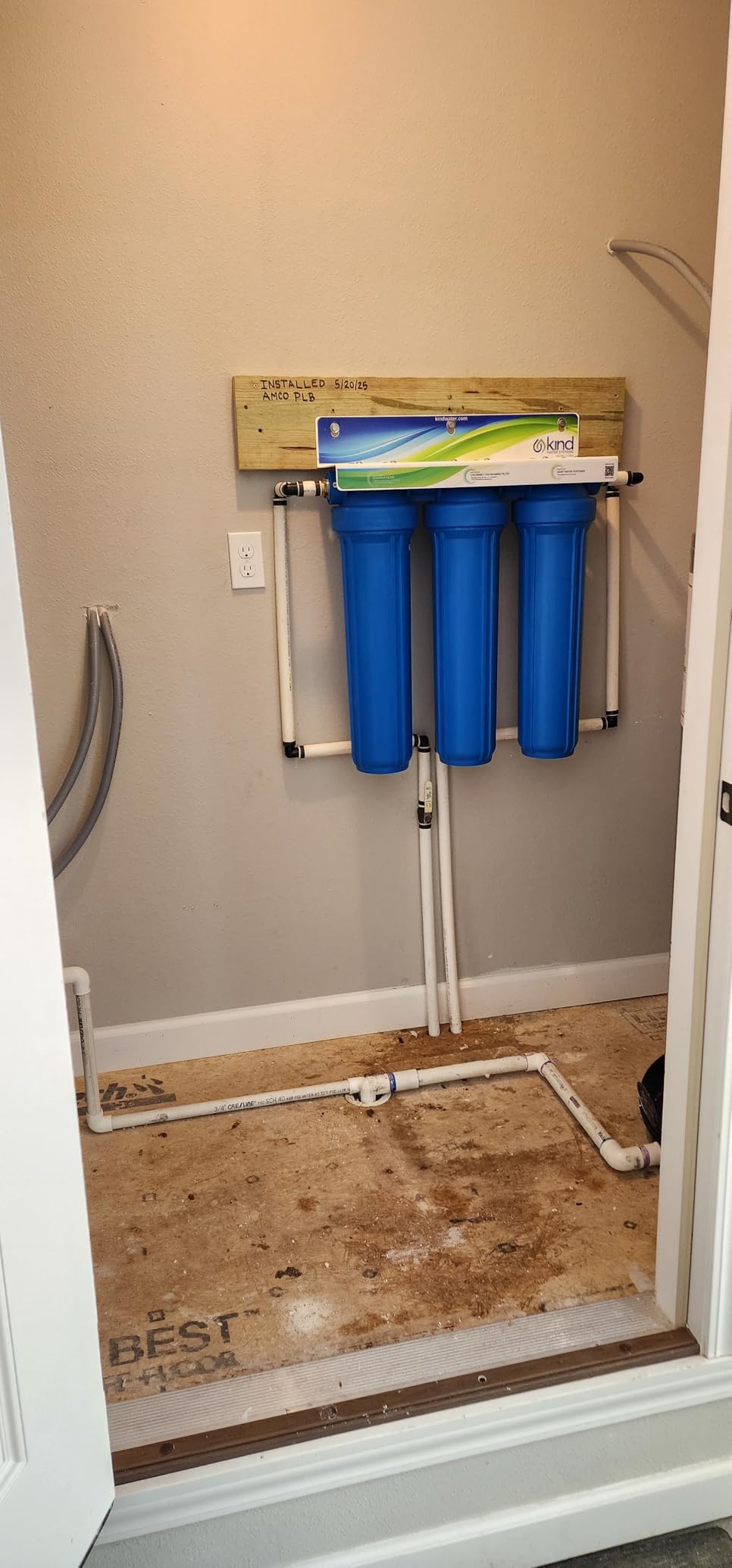 Whole House Salt-Free Water Softener and Filter Combo - High Performing Coconut Shell Carbon Block Filtration - for Homes with Up to 6 Bathrooms - Easy Installation - Customer Photo 1