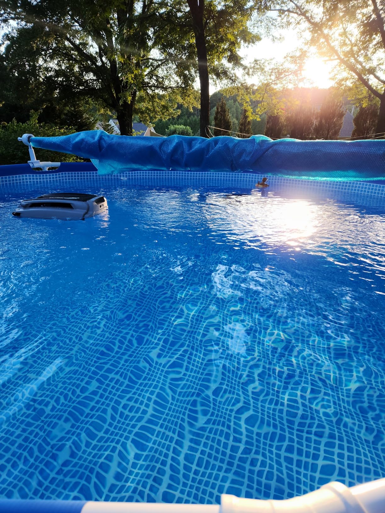 VEVOR Pool Cover Reel, Solar Cover Reel 20 ft, Above Ground Swimming Pool Cover Reel Set, Fits for 3-20 ft Width Swimming Pools - Customer Photo 1