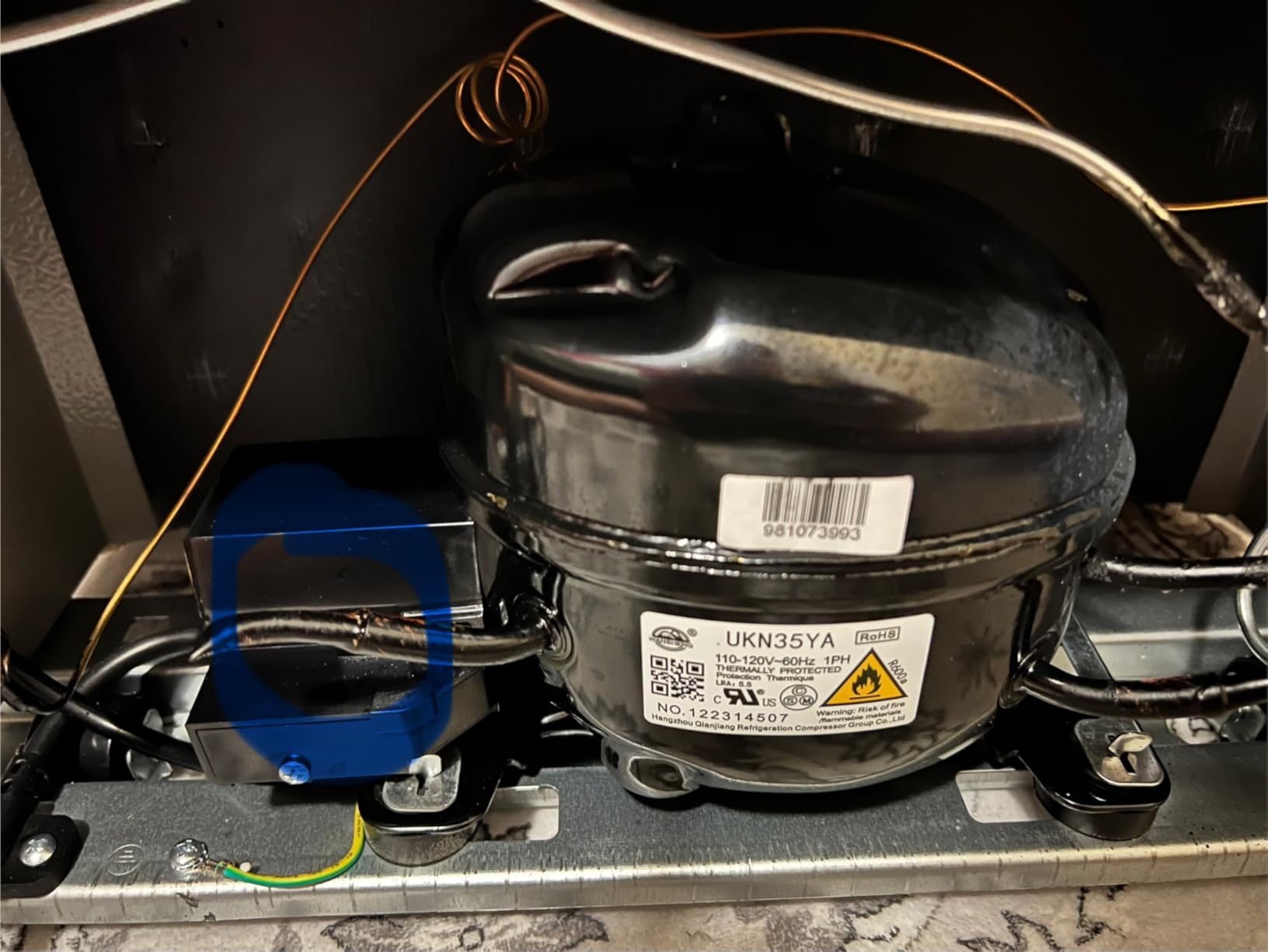 Sweetcrispy 3.2 Cu.Ft Mini Fridge with Freezer Small Refrigerator Single Door Adjustable Thermostat Energy-efficient Low Noise, Compact Fridge for Bedroom, Office, Dorm (Silver Door) - Customer Photo 1