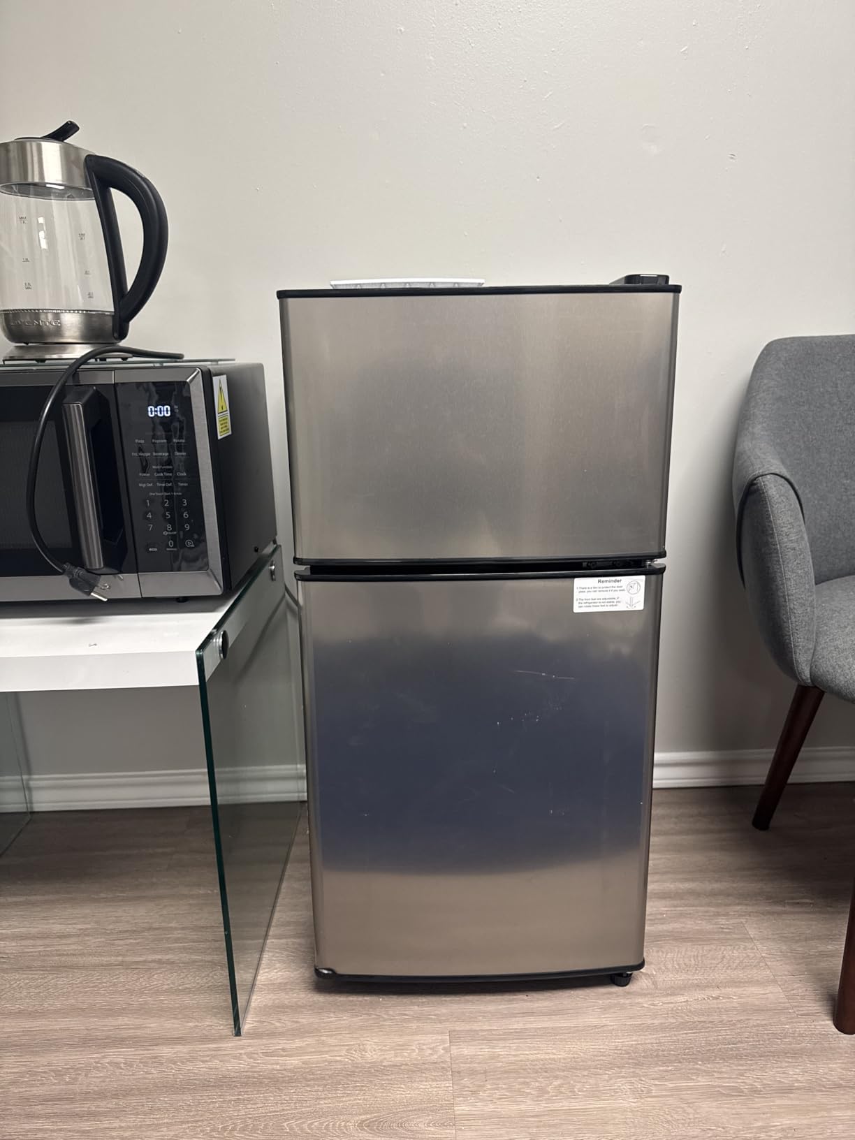 8.5 cu.ft Dual-Door Apartment Refrigerator with Freezer and Adjustable Thermostat - Slide-Out Glass Shelves for Dorms, Offices, RVs, and Homes Customer Review 8.5 cu.ft Dual-Door Apartment Refrigerator with Freezer and Adjustable Thermostat - Slide-Out Glass Shelves for Dorms, Offices, RVs, and Homes - Customer Photo 2