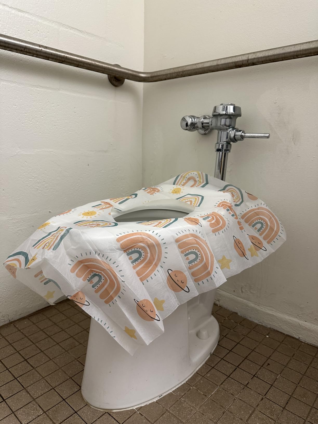 30 Pack Toilet Seat Covers Disposable, Individually Wrapped for Travel, Large Waterproof Potty Covers for Kids and Adults,Toddler Potty Training for Public Restroom, Airplane, Trip - Rainbow - Customer Photo 1