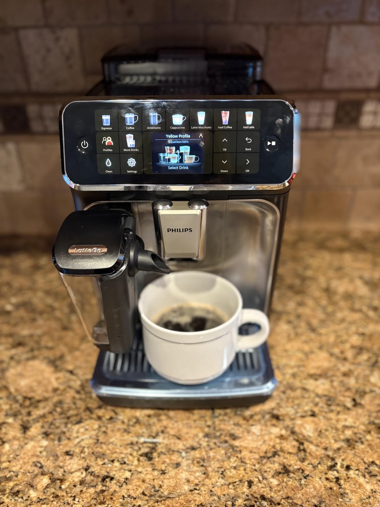 PHILIPS 5500 Series Fully Automatic Espresso Machine - LatteGo Milk System, Integrated Grinder, 20 Hot & Iced Coffee Pre-Sets, Quick Start, SilentBrew, 15-Bar Pressure, Black Chrome (EP5544/94) - Customer Photo 2