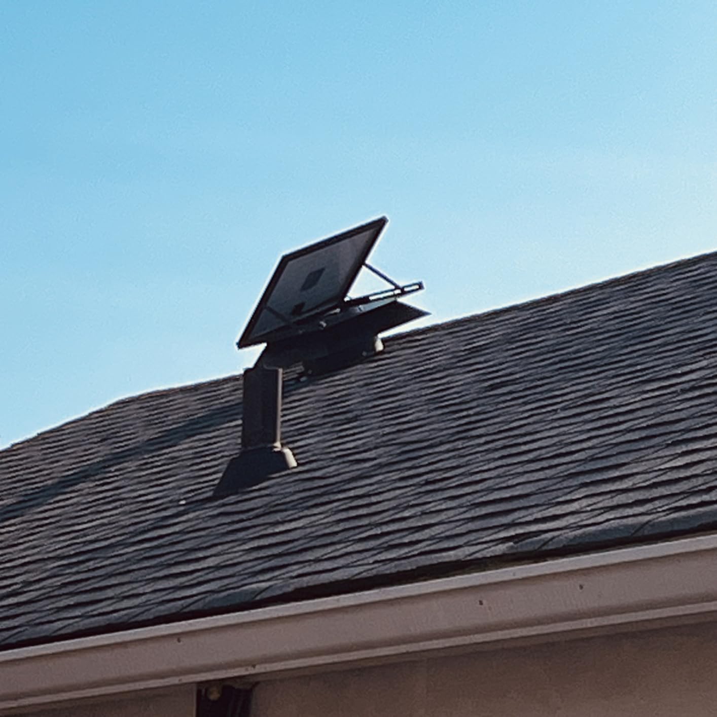 Smart Hybrid Solar Attic Exhaust Fan Pro–USA Engineered with German Tech, 2850 CFM 50W Solar Panel, 40-104℉ Thermostat, Cool & Dehumidify up to 4000 ft². Weatherproof Roof Vent for Home Shed - Customer Photo 1