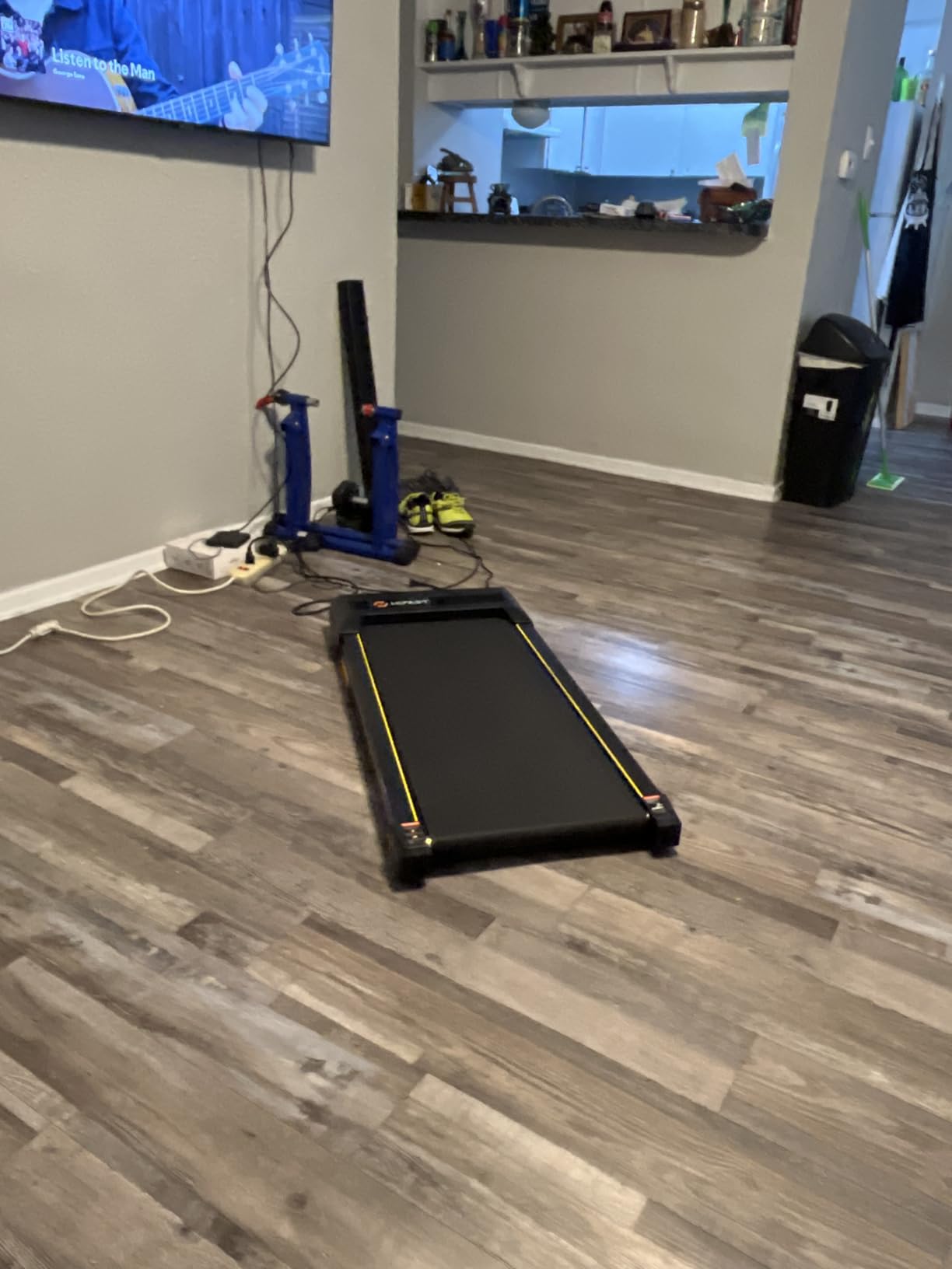 Walking Pad, 2.5HP Under Desk Treadmill for Home Office, 300 Lbs Capacity Portable Treadmills with Remote Control & LED Display, 2 in 1 Running Pad for Walking Jogging and Running - Customer Photo 1