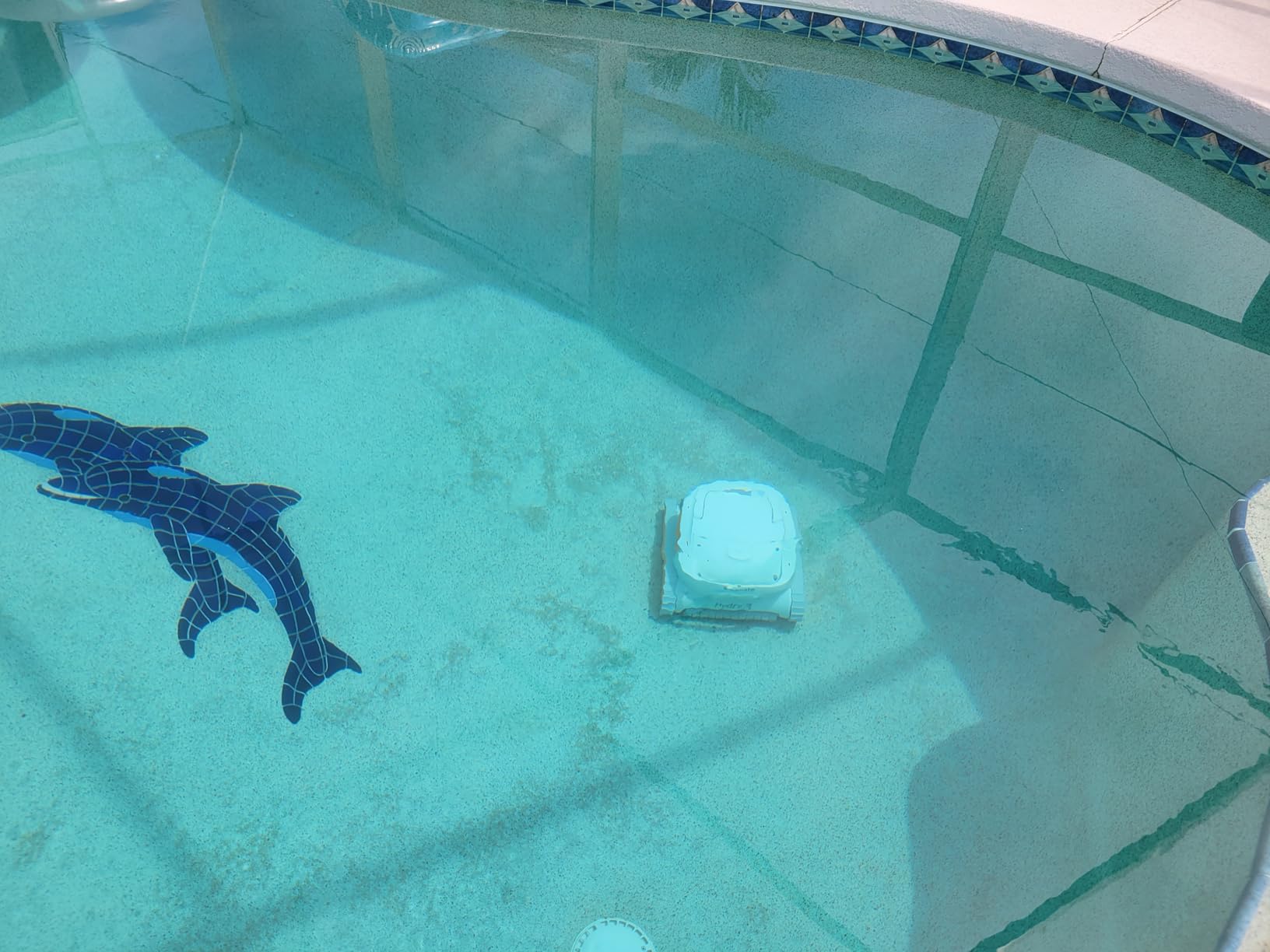 Hydro 3 Cordless Robotic Pool Cleaner, 150W Pool Vacuum with Wall Climbing Function, 200mins Runtime, 2 Brushless Motor + 4.1L Filter Basket Ideal for Inground Aboveground Pools - Customer Photo 2