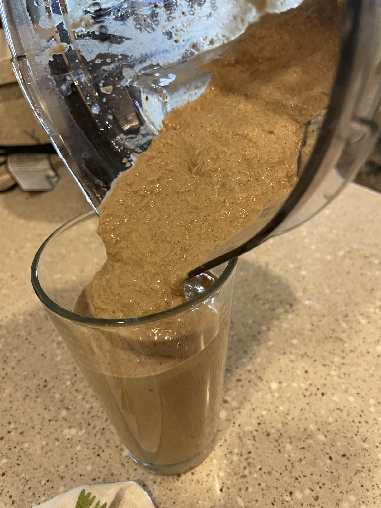 nutribullet® SmartSense Blender Combo, 1400W, 64oz Pitcher, 32oz & 24oz Cups, 5-Speed, Smoothies, Ice and Frozen Fruit, Nut Milk, Soup, Matte Black, NBF50700AK - Customer Photo 1