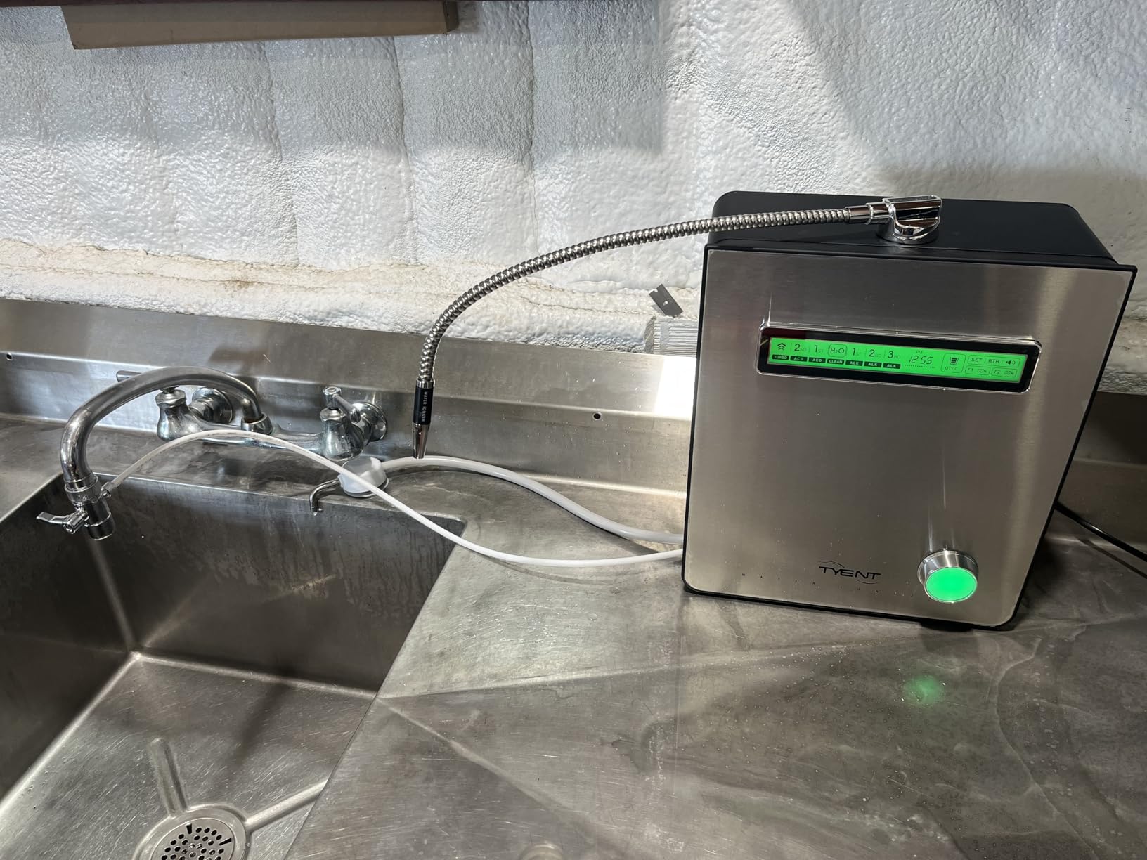 Tyent - Edge 7 Water Ionizer - Dual Filtration System - Hydrogen Enhanced Water Purification - Adjustable pH Settings with Turbo Mode - Touchscreen Interface & Auto-Flow Stop - Advanced Filtration - Customer Photo 2