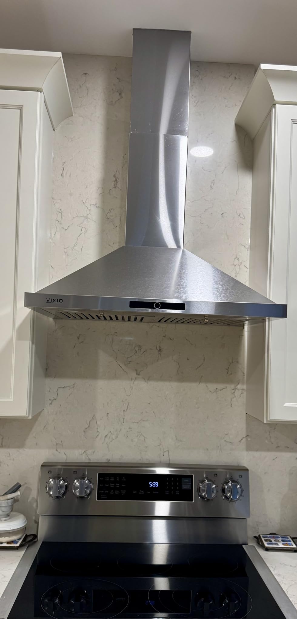 Wall Mount Range Hood 30 inch, 580 CFM, Ducted/Ductless Convertible, Stainless Steel Kitchen Vent Hood with 3-Speed Fan and LED Lights Customer Review Wall Mount Range Hood 30 inch, 580 CFM, Ducted/Ductless Convertible, Stainless Steel Kitchen Vent Hood with 3-Speed Fan and LED Lights - Customer Photo 1