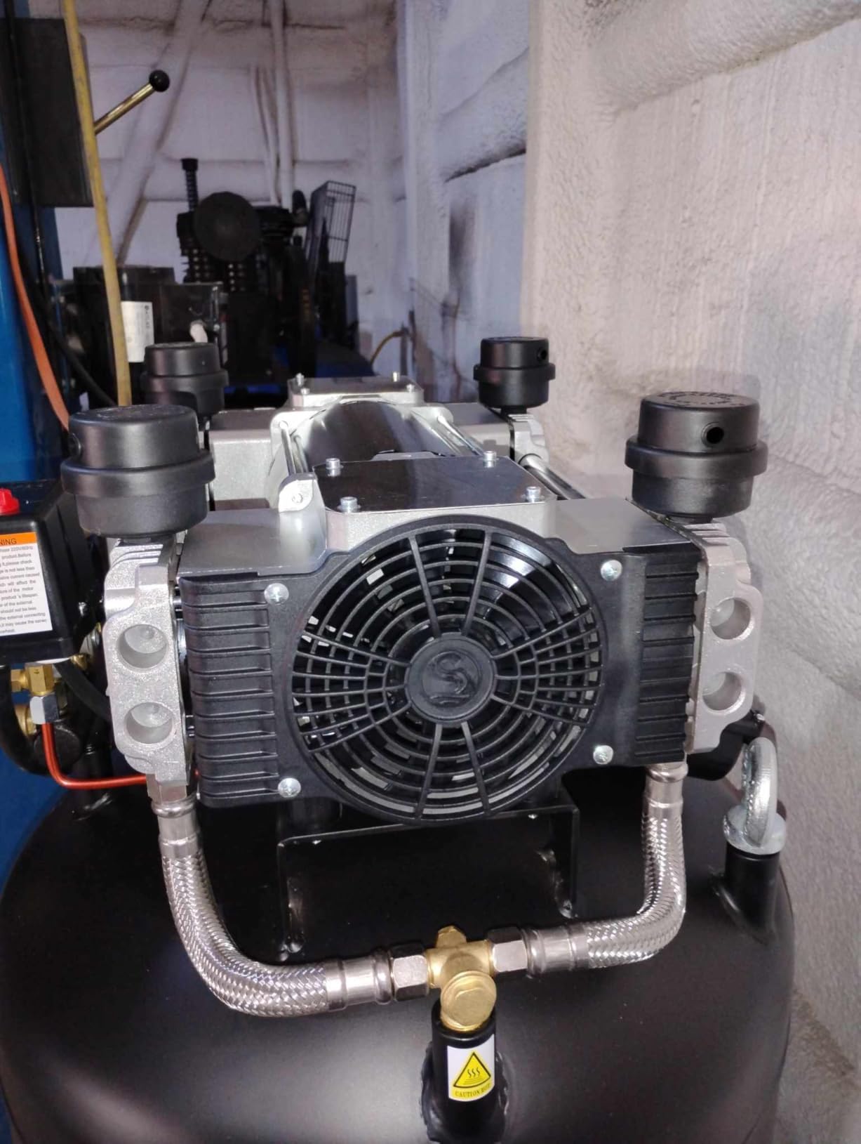 VEVOR Air Compressor 80 Gallon, 2-Stage 145PSI Oil Free Stationary Air Compressor Tank, 6.5HP 15.5SCFM@90 PSI, 86dB Quiet Compressor for Industrial Manufacturing, Construction Sites 3-Phase Power) - Customer Photo 1