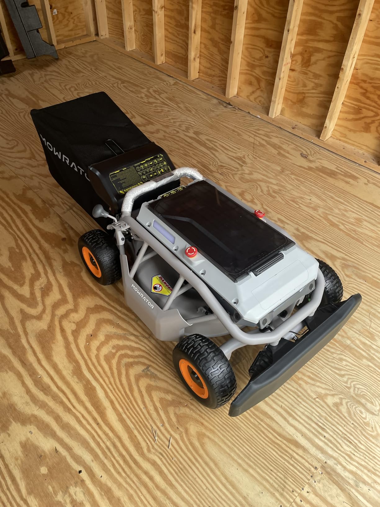 Mowrator S1 4WD 18Ah Remote Control Lawn Mower, 21-Inch, 37° Slope | Standard tires handle up to 75% grades; 18Ah LiFePO4 power covers up to 1.125 acres with 1.5-4.3 in height=