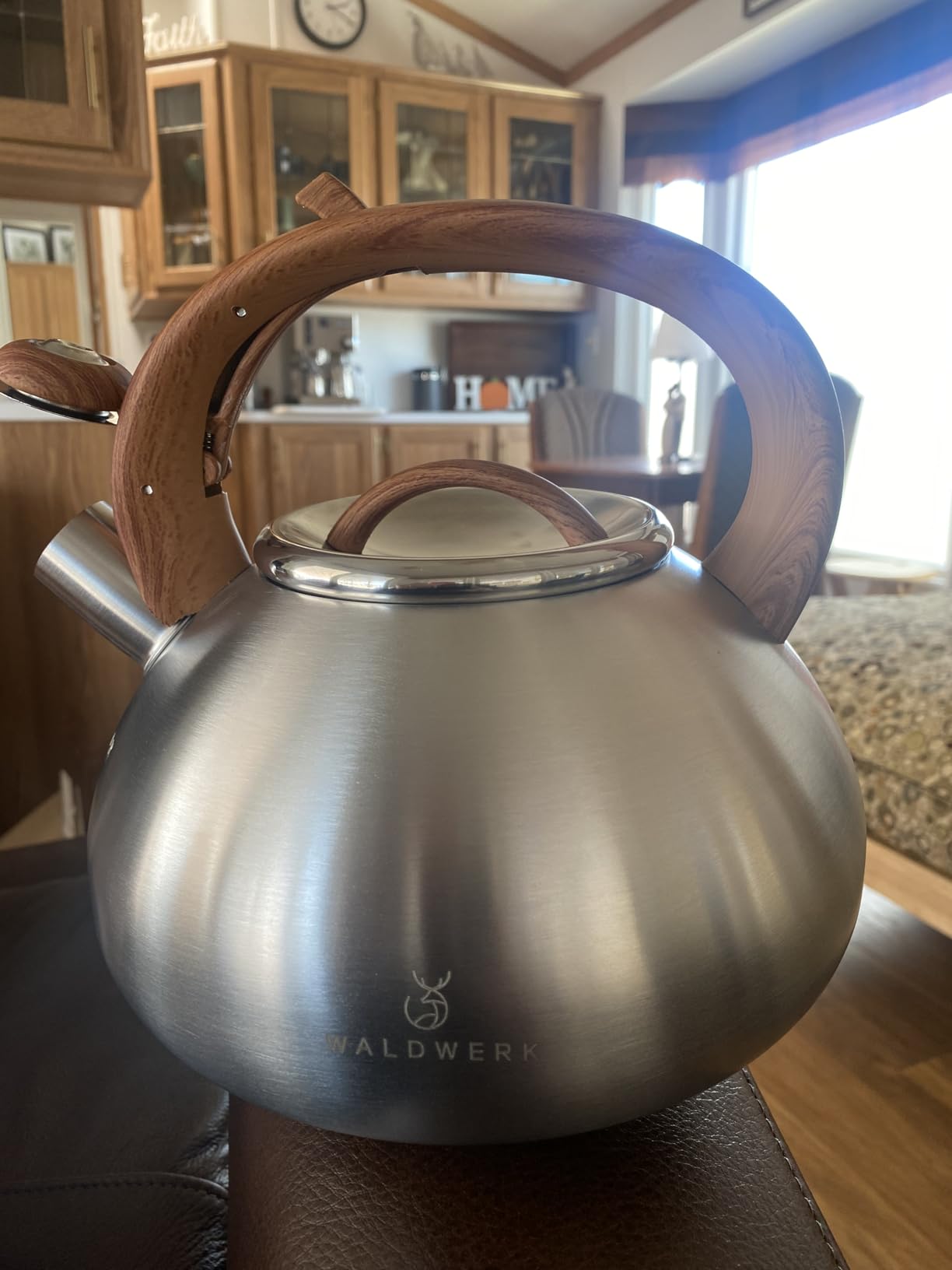 WALDWERK Tea Kettle Stovetop (2.4 Quart) - Premium Stainless Steel Customer Review WALDWERK Tea Kettle Stovetop (2.4 Quart) - Premium Stainless Steel - Customer Photo 1