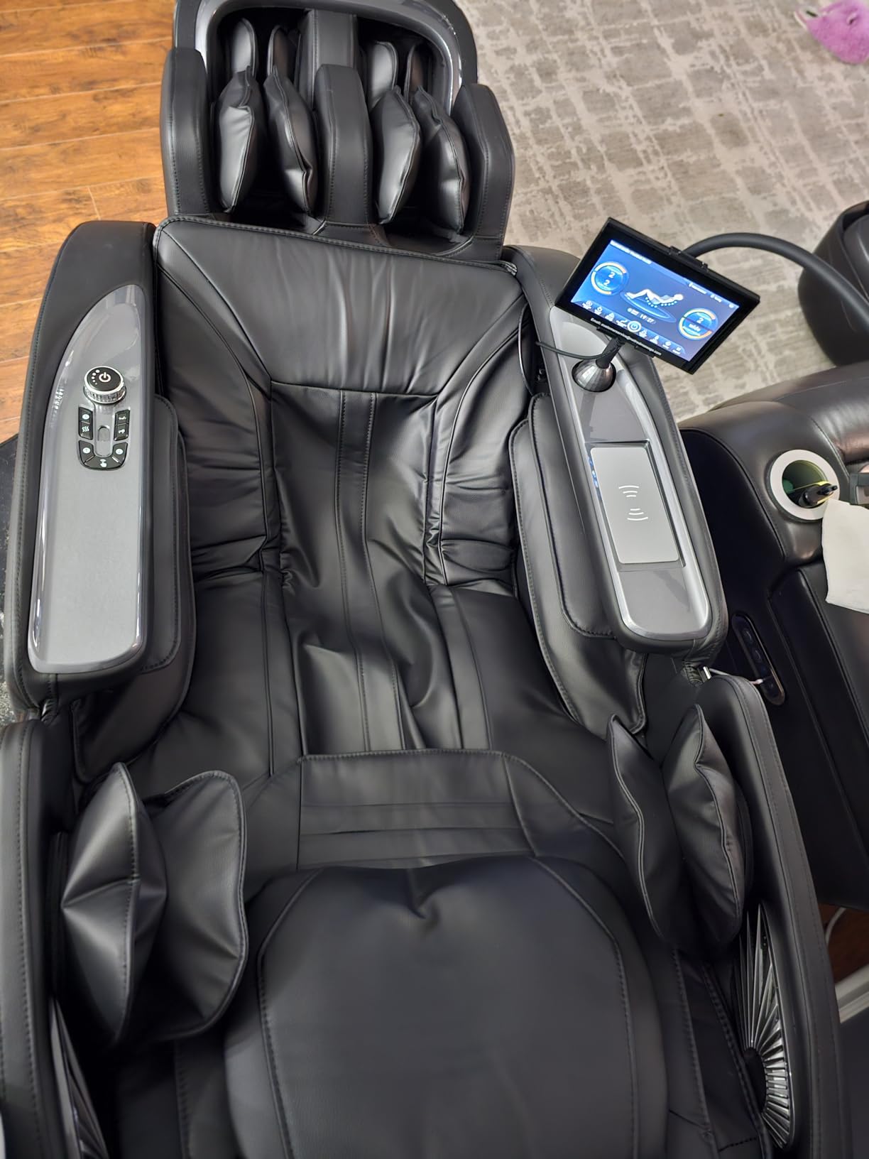 Notired Massage Chair Full Body, 2025 Zero Gravity SL-Track Shiatsu Massage Recliner Chairs with 12 Auto Modes, Foot Rollers, Waist & Calf Heating, Thai Yoga Stretch, AI Control & Body Scan Customer Review Notired Massage Chair Full Body, 2025 Zero Gravity SL-Track Shiatsu Massage Recliner Chairs with 12 Auto Modes, Foot Rollers, Waist & Calf Heating, Thai Yoga Stretch, AI Control & Body Scan - Customer Photo 1