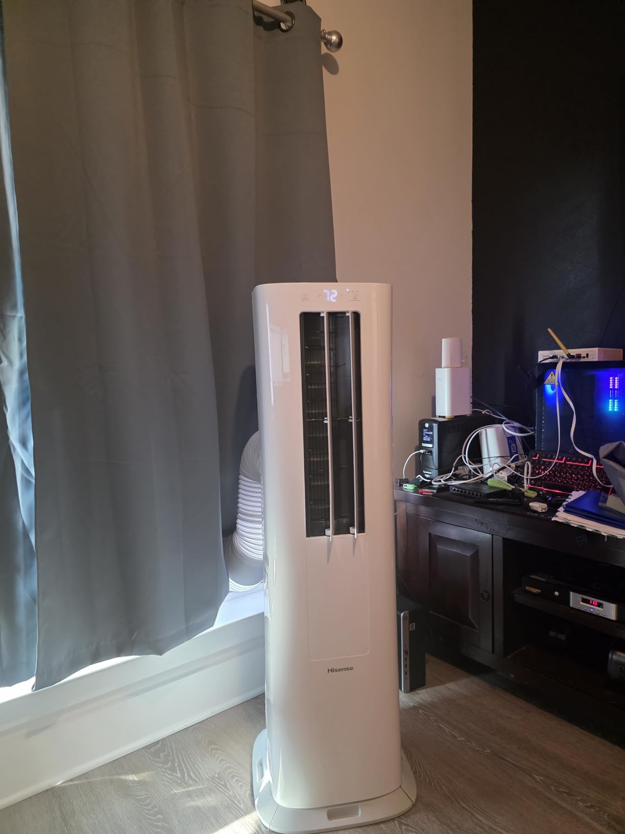 Hisense 6,000 BTU Smart Inverter Window Air Conditioner, 3 modes (Cooling, Fan, Dehumidifier), Easy Installation,Ultra Quiet, 24.5% more Energy Saving, 2 Years Warranty - Customer Photo 1