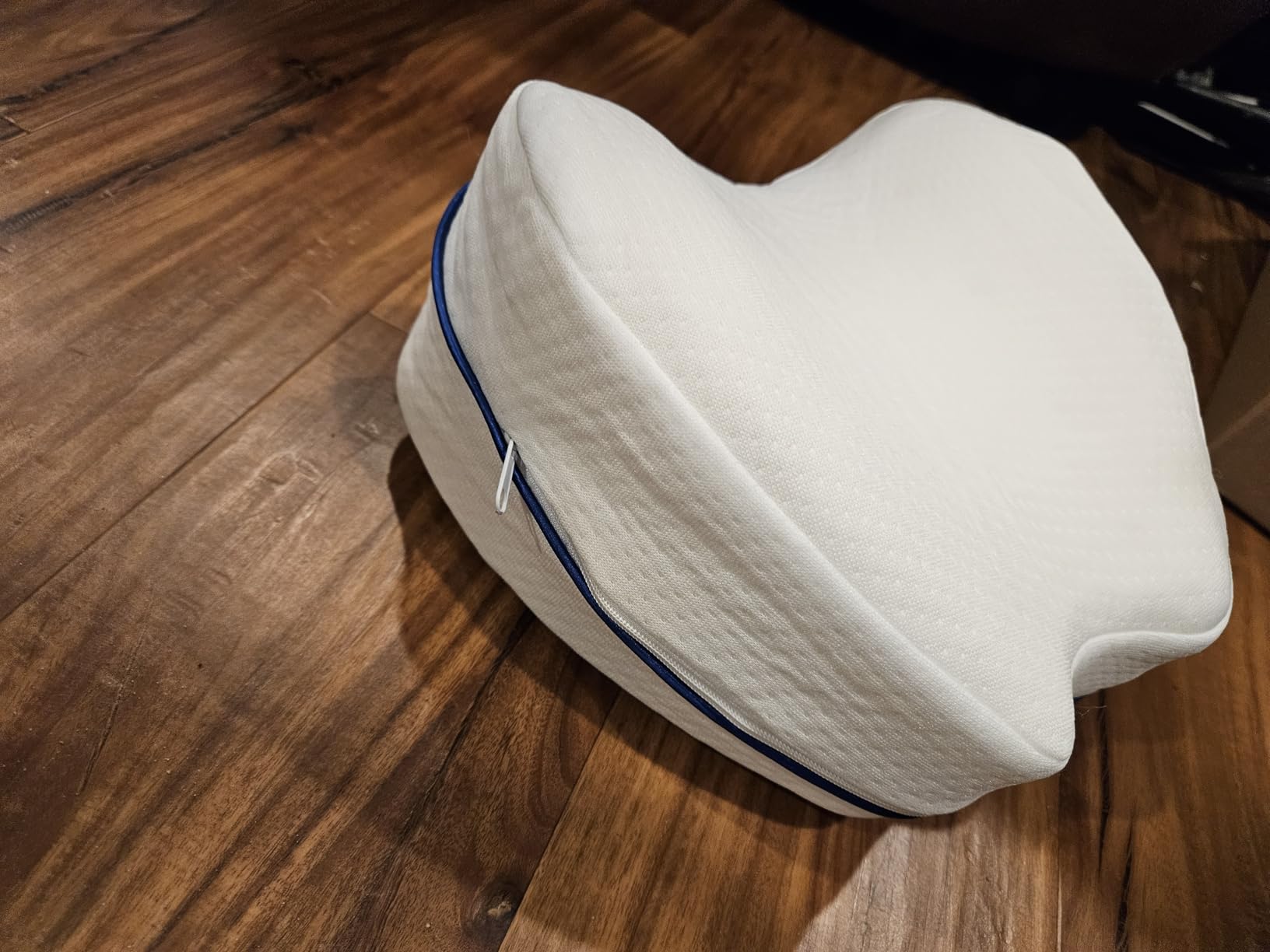 Knee Leg Pillows Foam Support Pillow for Sleeping Memory Foam Leg Support Pillow for Pain Relief, Sciatica, Back & Knee Pain – Washable Velvet Pillowcase - Customer Photo 2