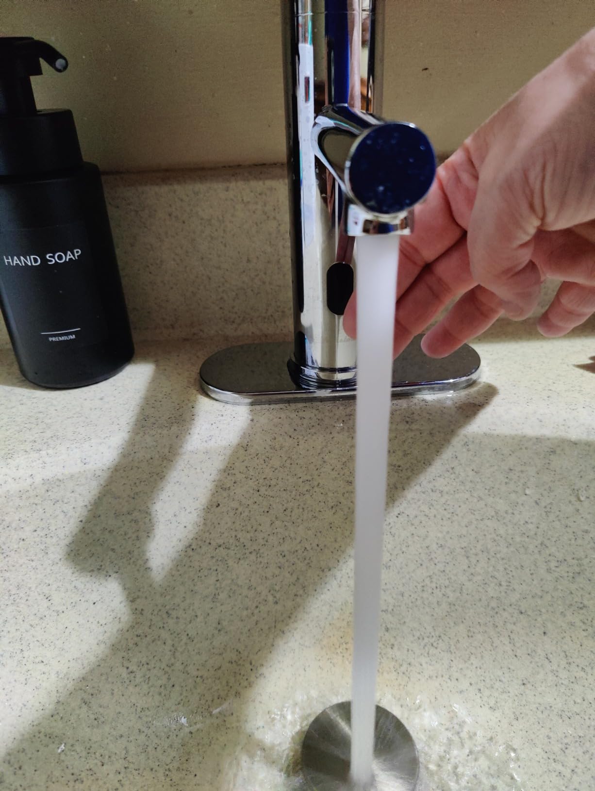 Achelous Automatic Touchless Bathroom Sink Faucet with Deck Plate,Hands Free Infrared Sensor Basin Faucet with Temperature Control, Battery Powered Sensor Bathroom Tap,Chrome - Customer Photo 2