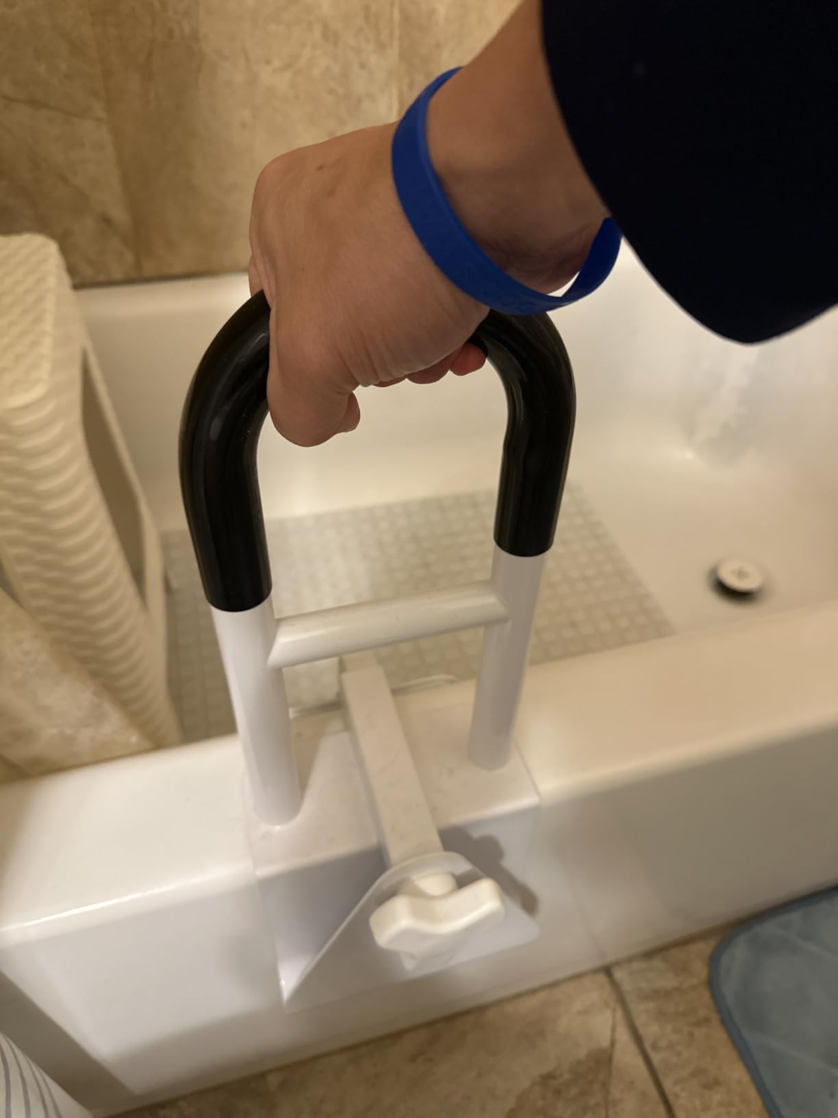 Bathtub Safety Rail: Shower Grab Bar Handle for Seniors, Elderly, and Disabled, Fits 3.1 to 6.7 Inch Tub Walls, Bathroom Safety Bars with Non-Slip Grip, Supports 300 lbs - Customer Photo 1