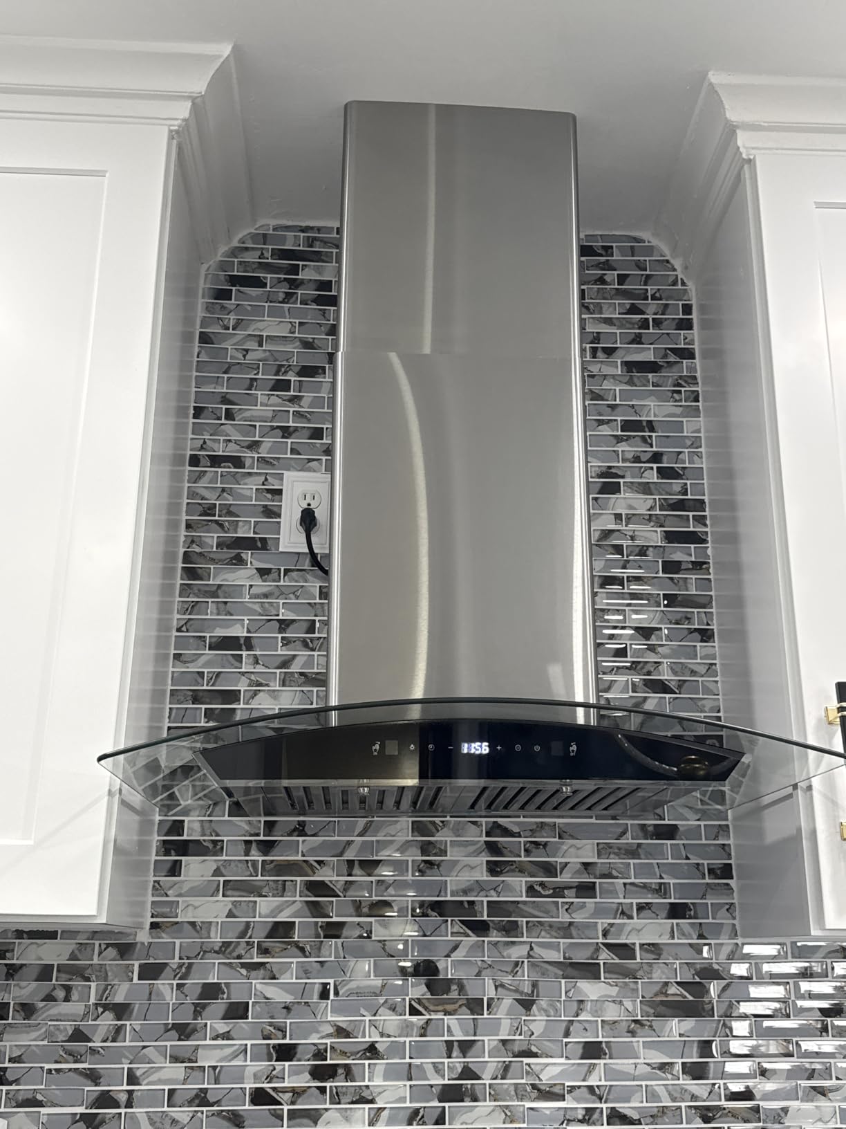 Island Range Hood 36 inch 700 CFM Ceiling Mount Kitchen Hood Vent with Gesture Sensing &Touch Control,Ducted/Ductless Convertible,3 Speeds Fan,4 LED Lights,Stainless Steel,Aluminum Filters Customer Review Island Range Hood 36 inch 700 CFM Ceiling Mount Kitchen Hood Vent with Gesture Sensing &Touch Control,Ducted/Ductless Convertible,3 Speeds Fan,4 LED Lights,Stainless Steel,Aluminum Filters - Customer Photo 1