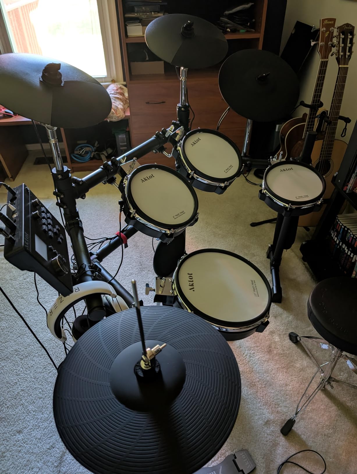 AKLOT Expanded-Size Electric Drum Set: 12'' Two-Piece Standalone Hi-Hat, Independent Kick Drum and 10'' Dual-Zone Snare, 12'' Triple-Zone Ride Cymbal, All Mesh Heads, 460 Sounds, USB MIDI (B-CORE541) - Customer Photo 1