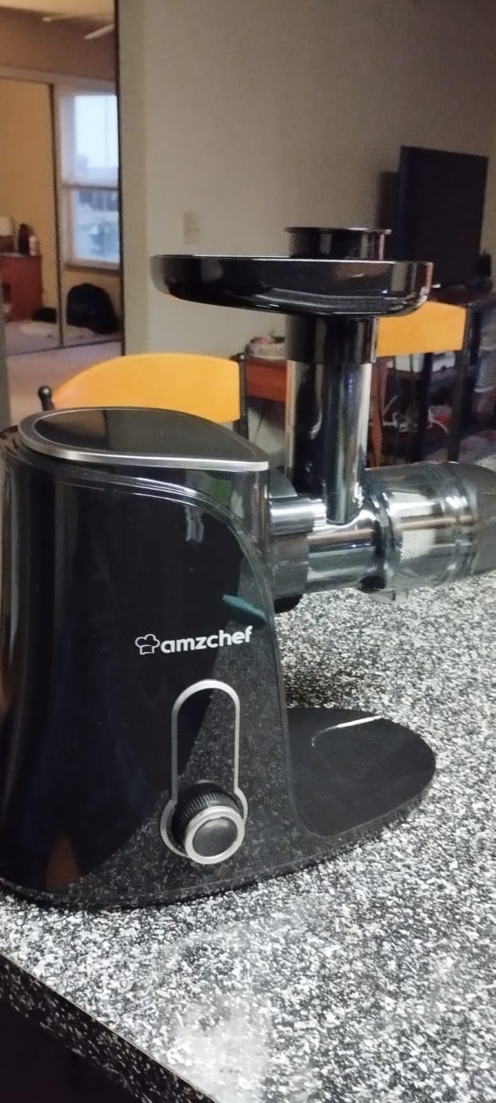 Juicer Machines, AMZCHEF Slow Cold Press Juicer with 2 Speed Modes, Travel bottles(500ML),Easy to Clean Brush & Quiet Motor for Vegetables & Fruits,Matte Black - Customer Photo 2