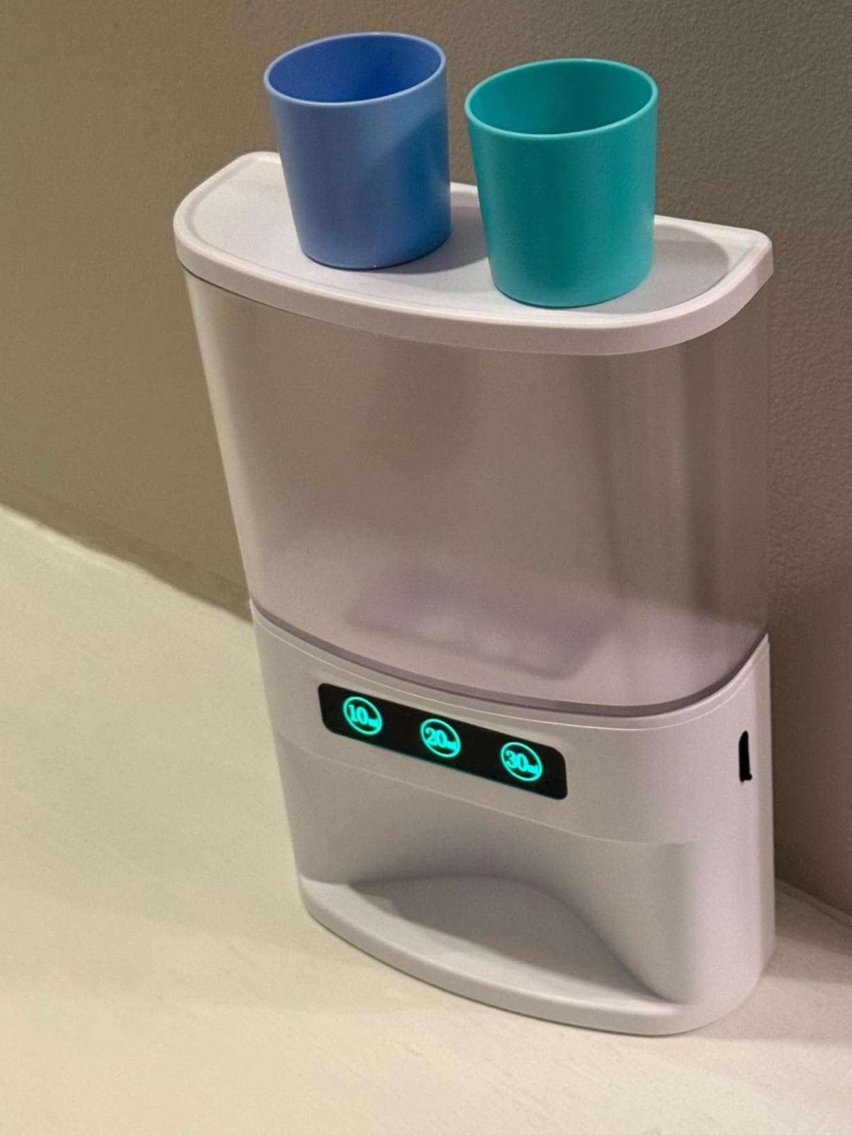 Automatic Mouthwash Dispenser for Bathroom,550 ML(19.36 FL OZ) Capacity 2600mAh Battery Extra-Long Standby Time Pump Silent Mouthwash Dispenser with Two Cups,Suitable for All Age Groups - Customer Photo 1