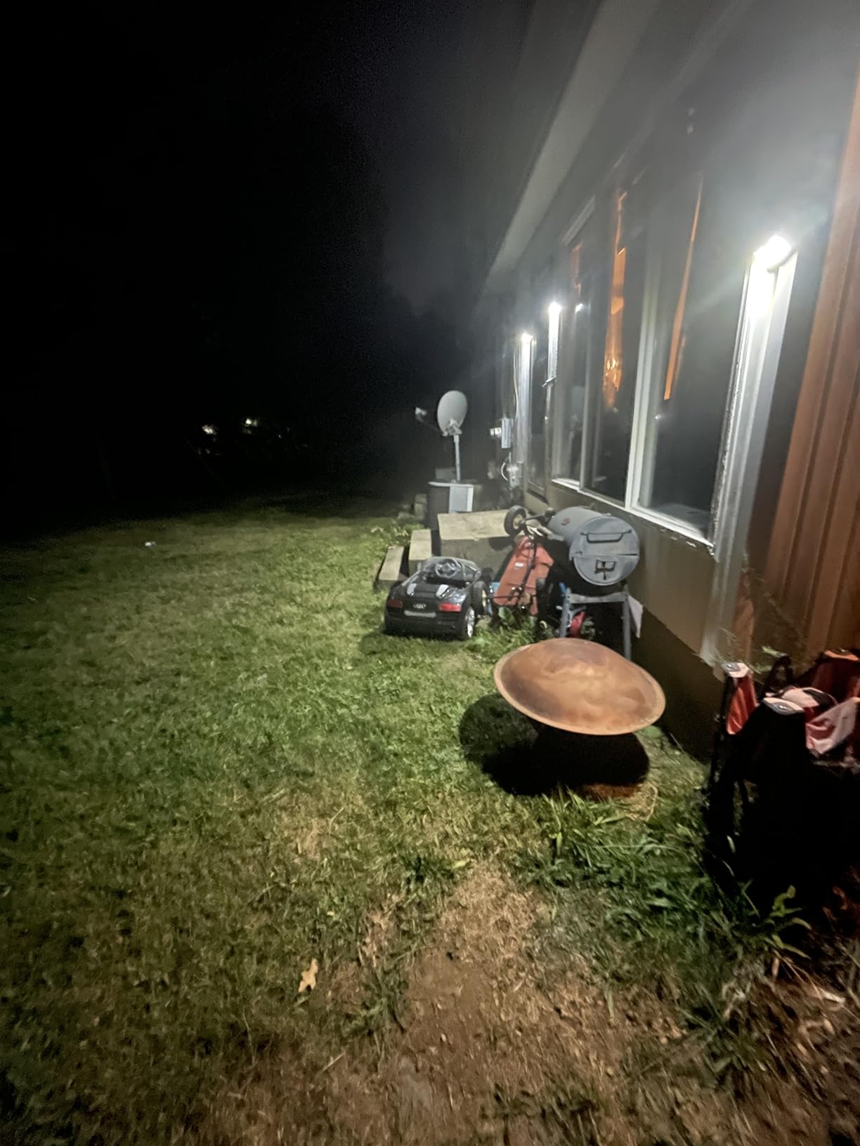 HMCITY 120 LED Outdoor Solar Lights with Motion Sensor and 3 Lighting Modes, IP65 Waterproof Wide Solar Wall Lights Ideal for Garden Patio Yard (Front Button 6Packs, Daylight White) - Customer Photo 1