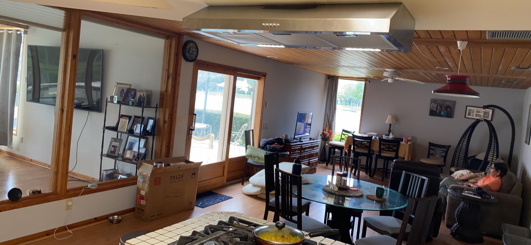 30 Inch Wall Mount Range Hood 1200CFM, 4-Speed Smart Wall Mount Range Hood with Touch Sensor & Remote, Dual LED Lights, Baffle Filters Ducted/Ductless Convertible Pro Series Customer Review 30 Inch Wall Mount Range Hood 1200CFM, 4-Speed Smart Wall Mount Range Hood with Touch Sensor & Remote, Dual LED Lights, Baffle Filters Ducted/Ductless Convertible Pro Series - Customer Photo 2