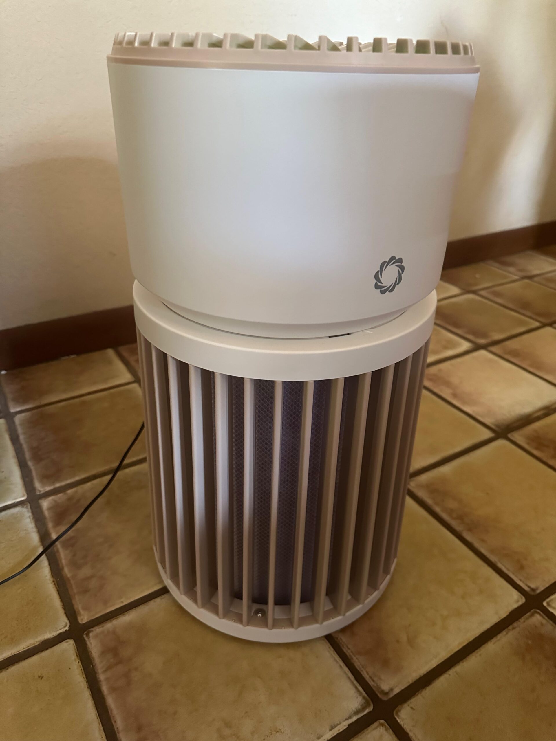 Airthereal Pet Air Purifier for Large Room up to 3500sq.ft - Odor Eliminate H13 Purple Filter - Air Cleaner for Pet Hair, Dander, Cat Urine Odor, Dust, Smoke - PM 2.5 Air Quality Sensor, AGH400-PET - Customer Photo 2