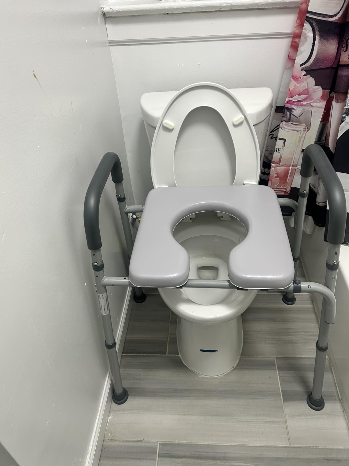 Toilet Seat Risers For Seniors Width and Height Adjustable Raised Toilet Seat With handles for Elderly, Handicap, Elevated, Pregnant, Fit Any Toilet Riser Heavy Duty Up To 400lbs - Customer Photo 1