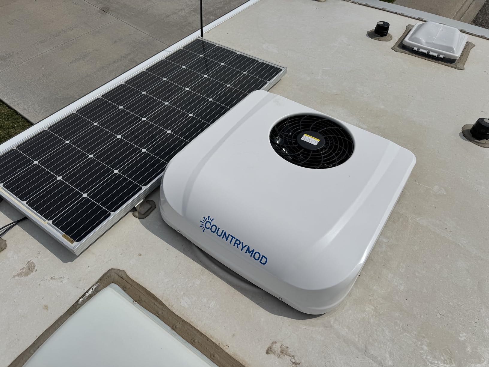 Countrymod 12V DC RV Air Conditioner 10000 BTU RV AC Unit Non-Ducted Rooftop RV Air Conditioners Portable Air Conditioner Quiet Cooling for RVs, Trailers, Fifth Wheel and Food Trucks - Customer Photo 2