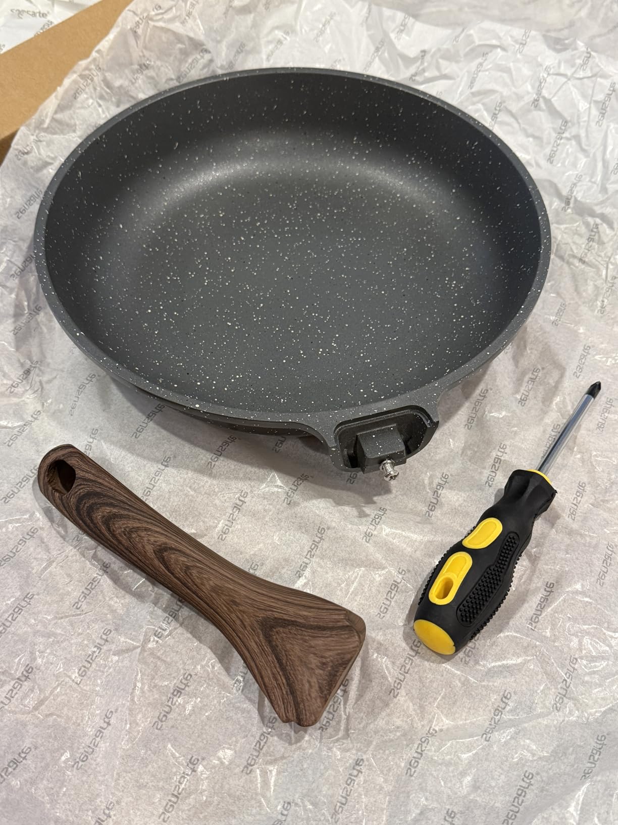 SENSARTE Nonstick Ceramic Frying Pan Skillet with Lid, 10 Inch Omelet Pan, Healthy Non Toxic Chef Pan, Induction Compatible Egg Pan with Heat Resistant Handle, Free of Intentionally Added PFAS/PTFE - Customer Photo 1