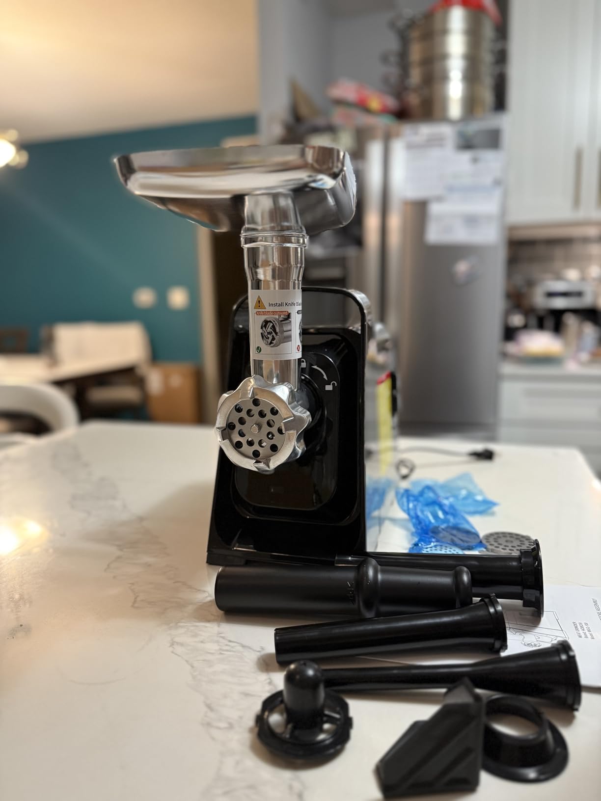 AAOBOSI Meat Grinder Electric, [3000W Max] Meat Grinder Heavy Duty with 2 Stainless Steel Blades & 4 Grinding Plates, Sausage Maker & Kibbe Kit for Home Kitchen Using - Customer Photo 1